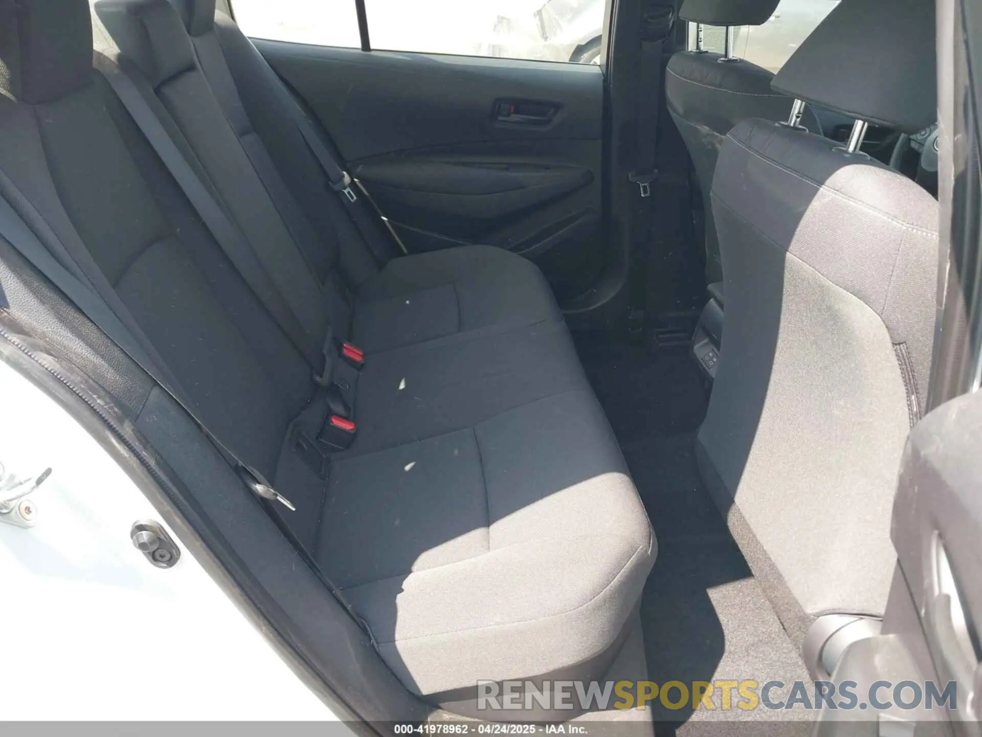 8 fotografías del automóvil dañado JTDBCMFE3RJ037223 TOYOTA COROLLA 2024