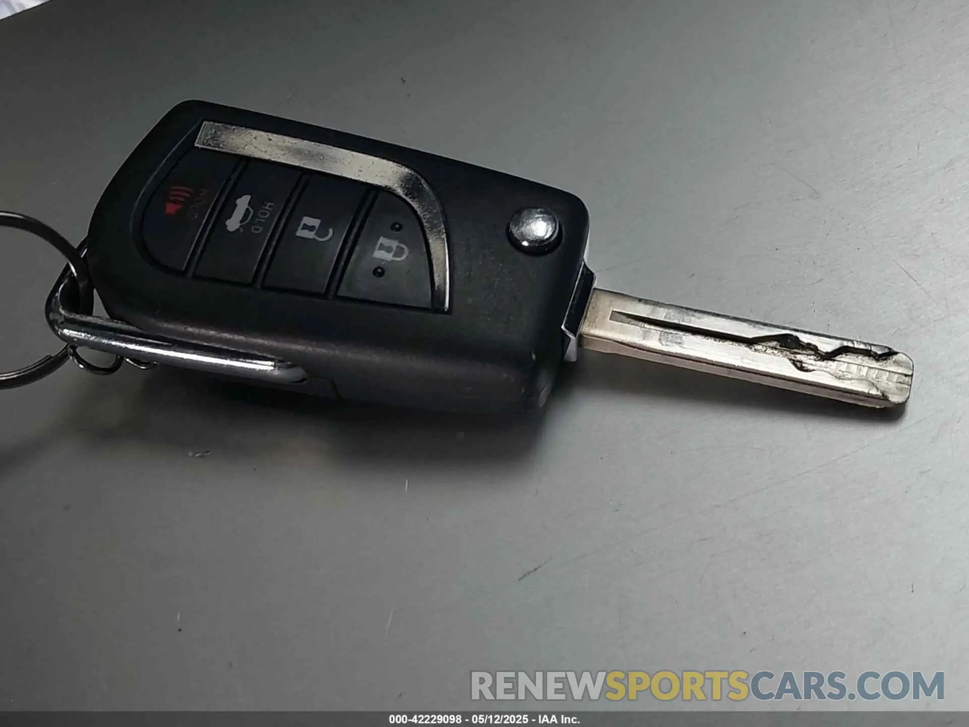 11 fotografías del automóvil dañado JTDBCMFE4R3034903 TOYOTA COROLLA 2024