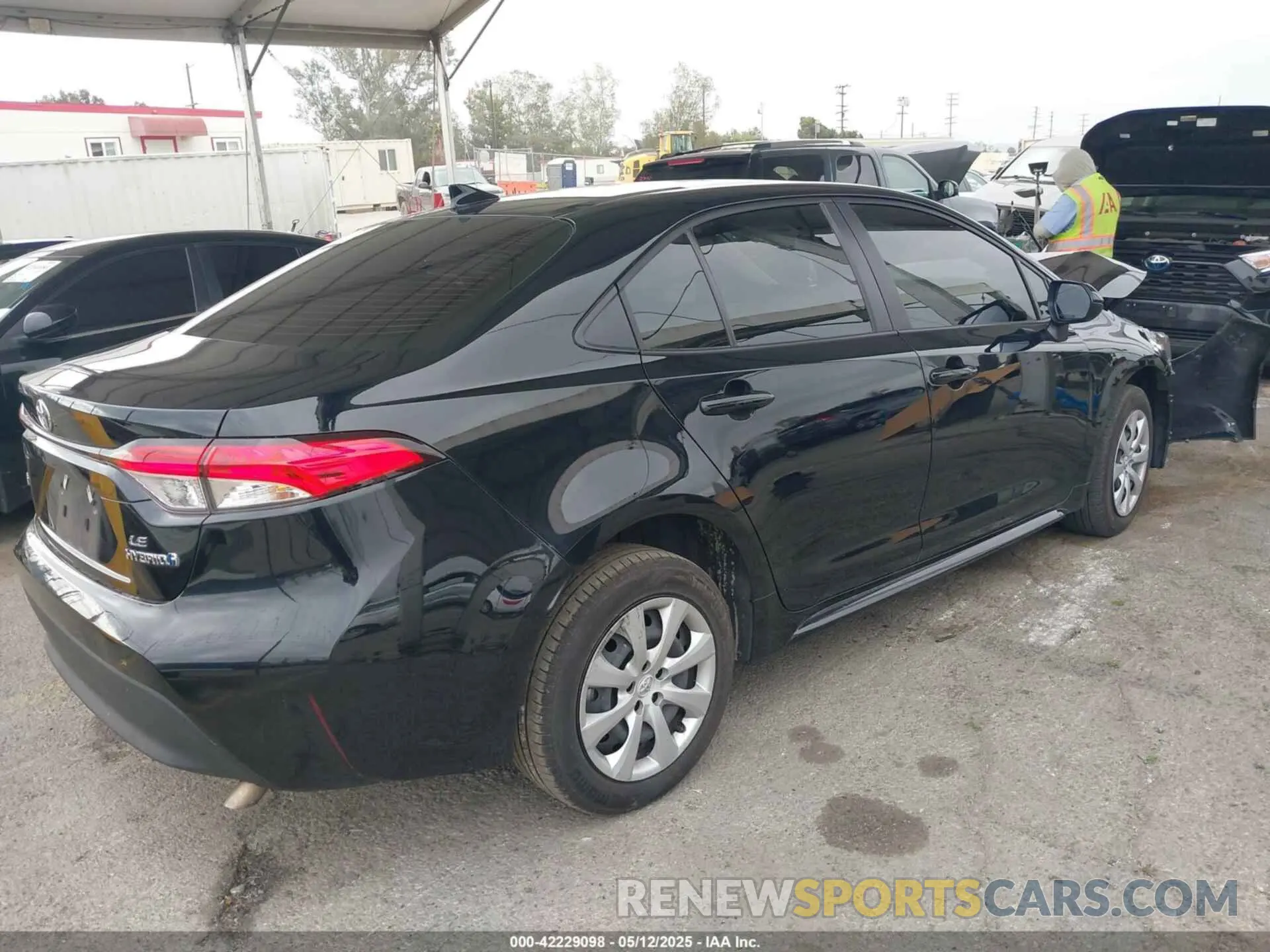 4 fotografías del automóvil dañado JTDBCMFE4R3034903 TOYOTA COROLLA 2024