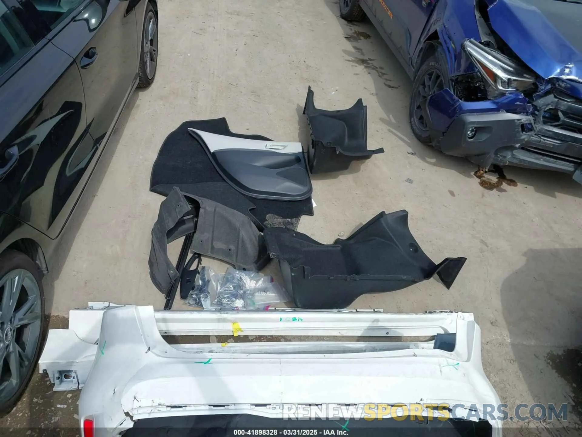 12 fotografías del automóvil dañado JTDBCMFE4R3040989 TOYOTA COROLLA 2024