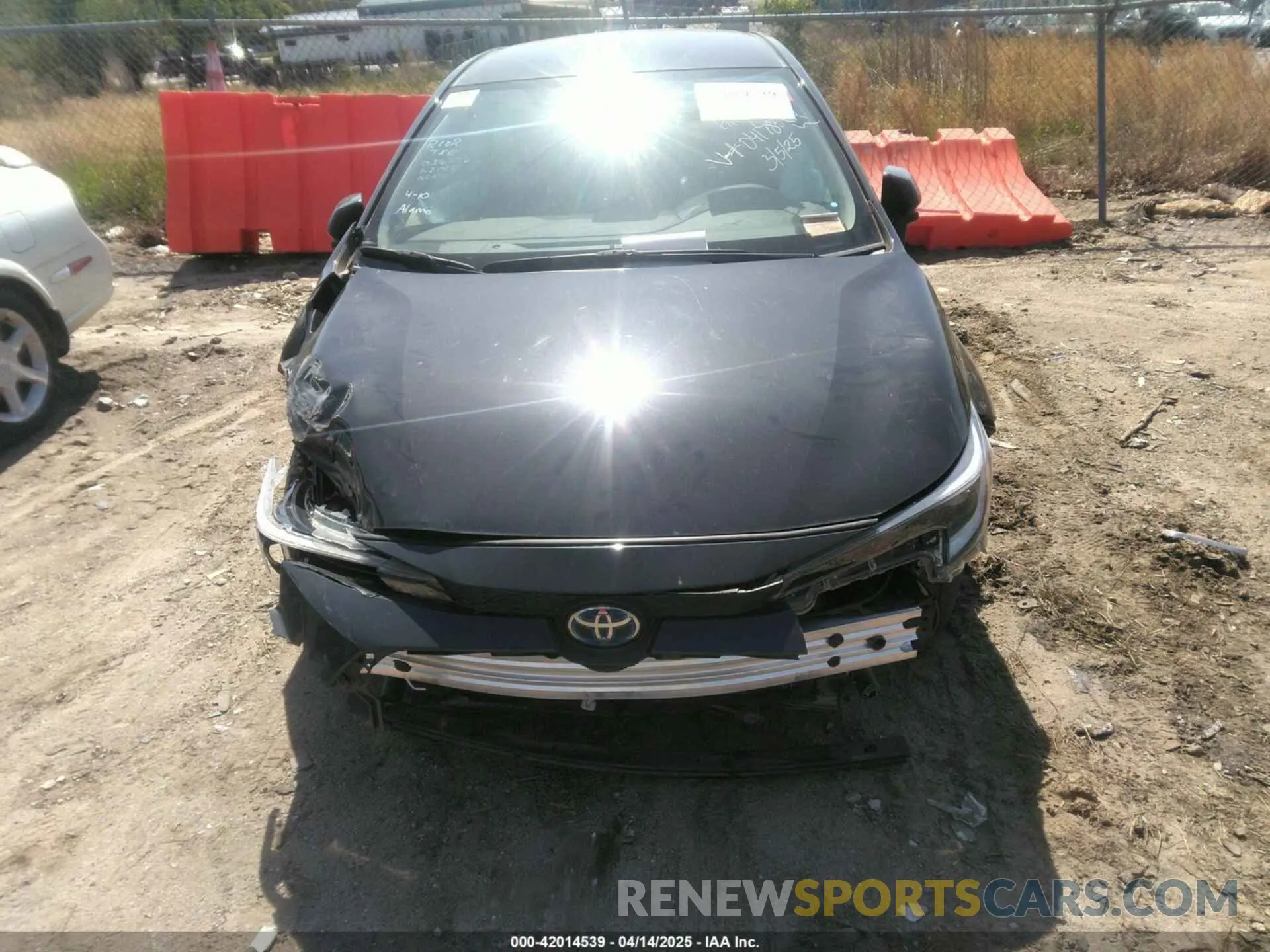 12 fotografías del automóvil dañado JTDBCMFE4R3041785 TOYOTA COROLLA 2024