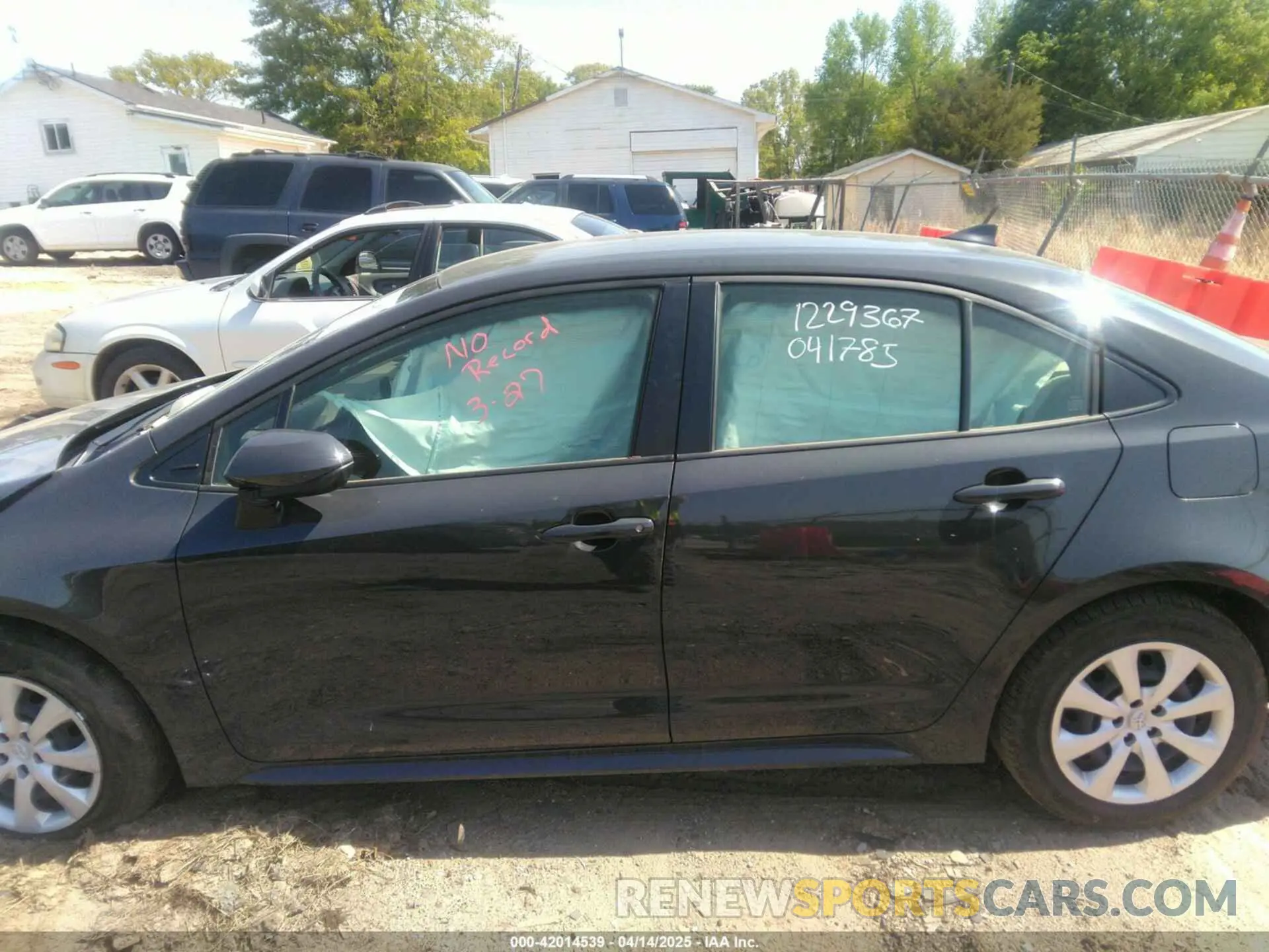 14 fotografías del automóvil dañado JTDBCMFE4R3041785 TOYOTA COROLLA 2024