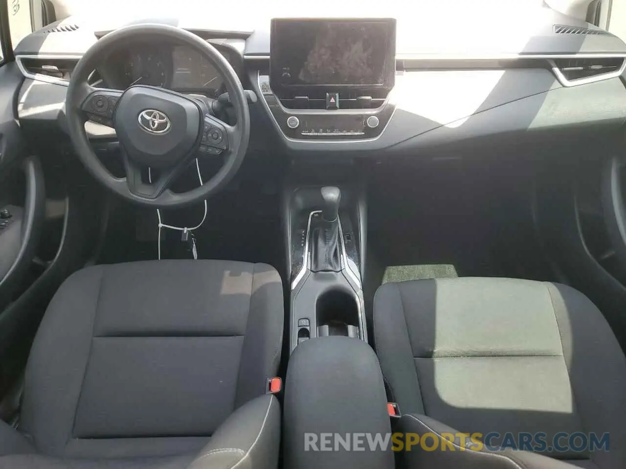 8 fotografías del automóvil dañado JTDBCMFE4RJ017403 TOYOTA COROLLA 2024