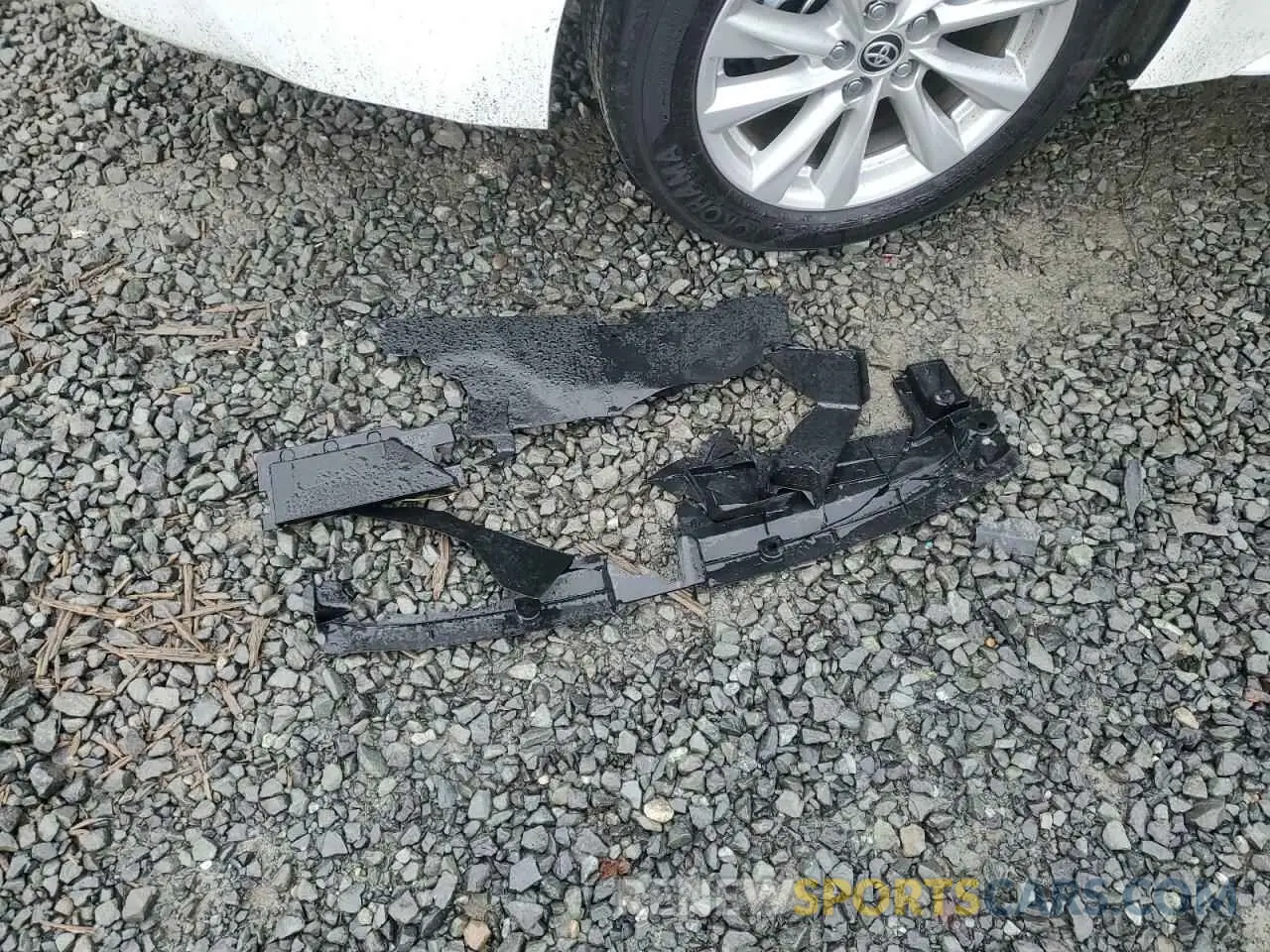 12 fotografías del automóvil dañado JTDBCMFE4RJ026313 TOYOTA COROLLA 2024