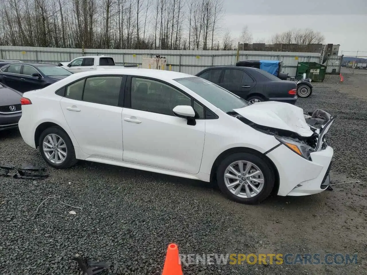 4 fotografías del automóvil dañado JTDBCMFE4RJ026313 TOYOTA COROLLA 2024