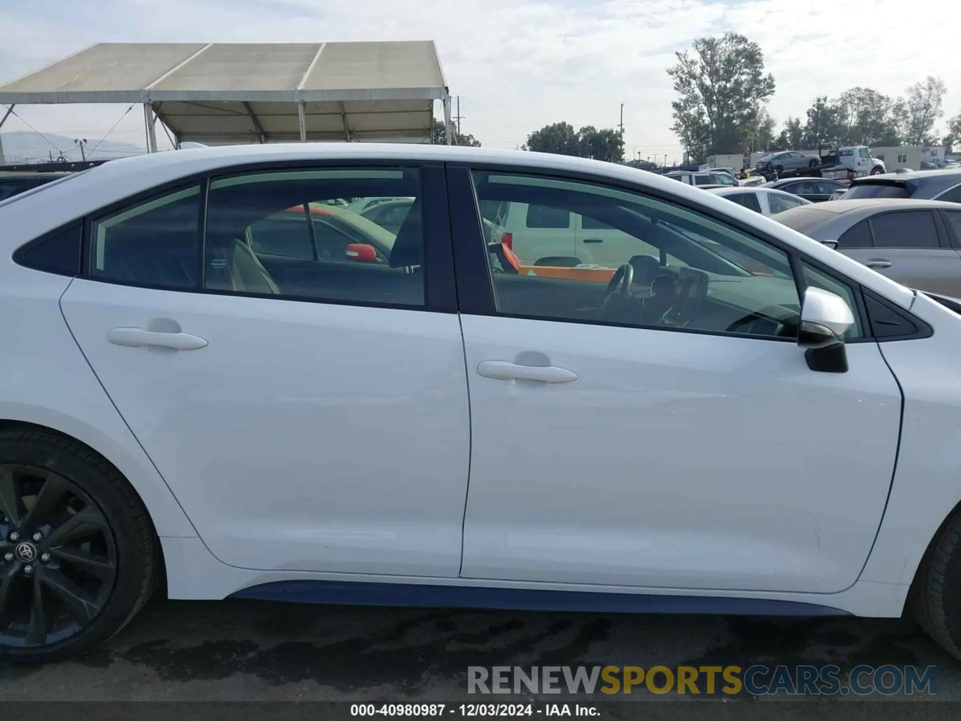 14 fotografías del automóvil dañado JTDBCMFE5R3037180 TOYOTA COROLLA 2024