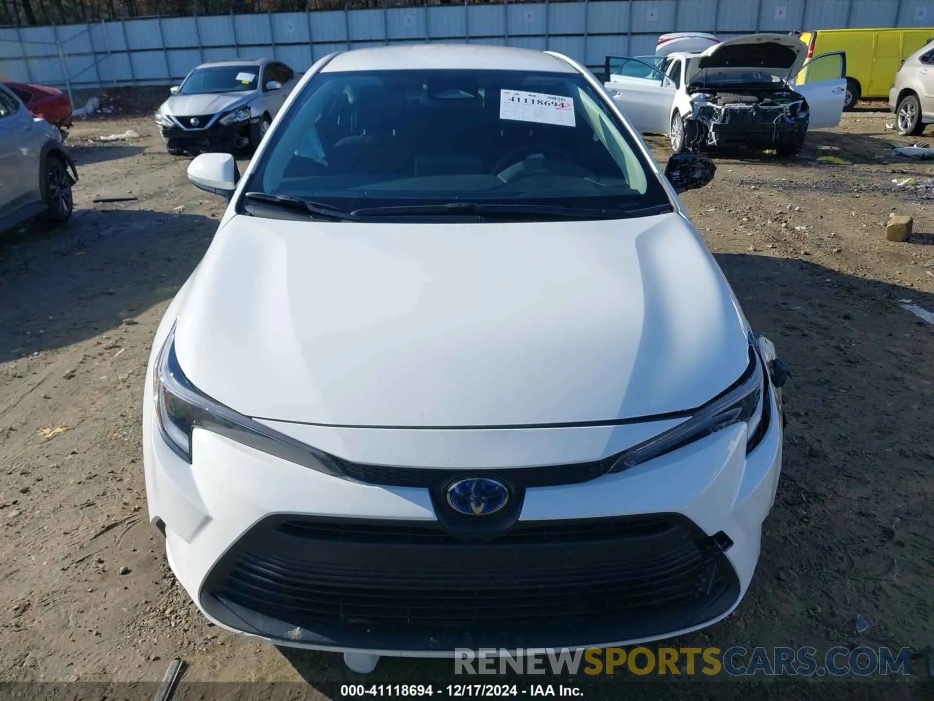 11 fotografías del automóvil dañado JTDBCMFE5R3039589 TOYOTA COROLLA 2024