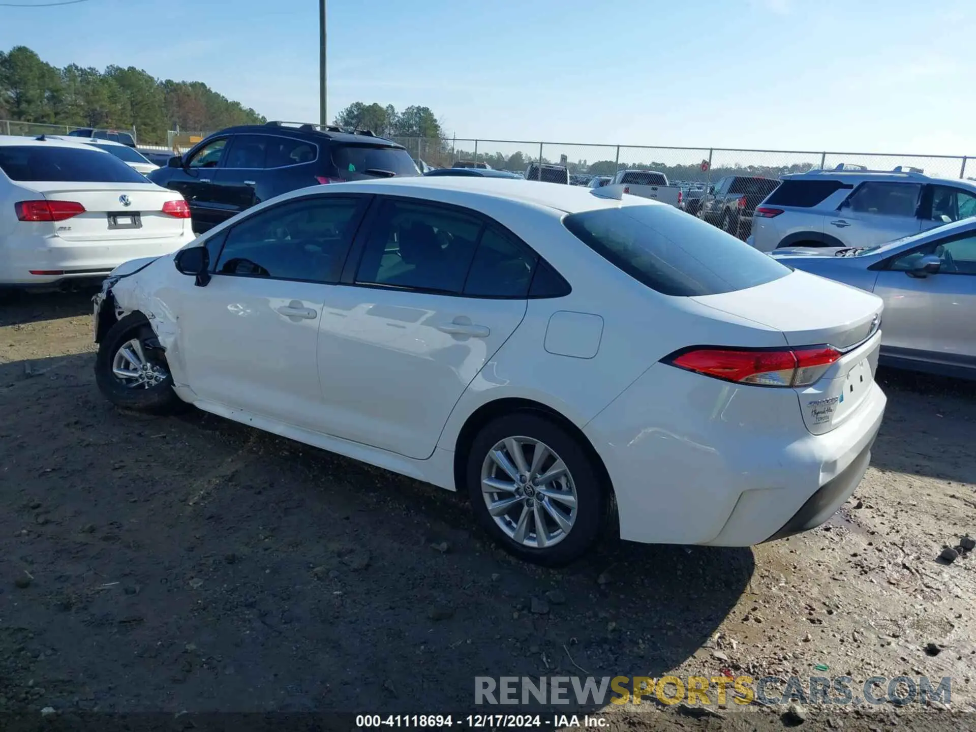 3 fotografías del automóvil dañado JTDBCMFE5R3039589 TOYOTA COROLLA 2024