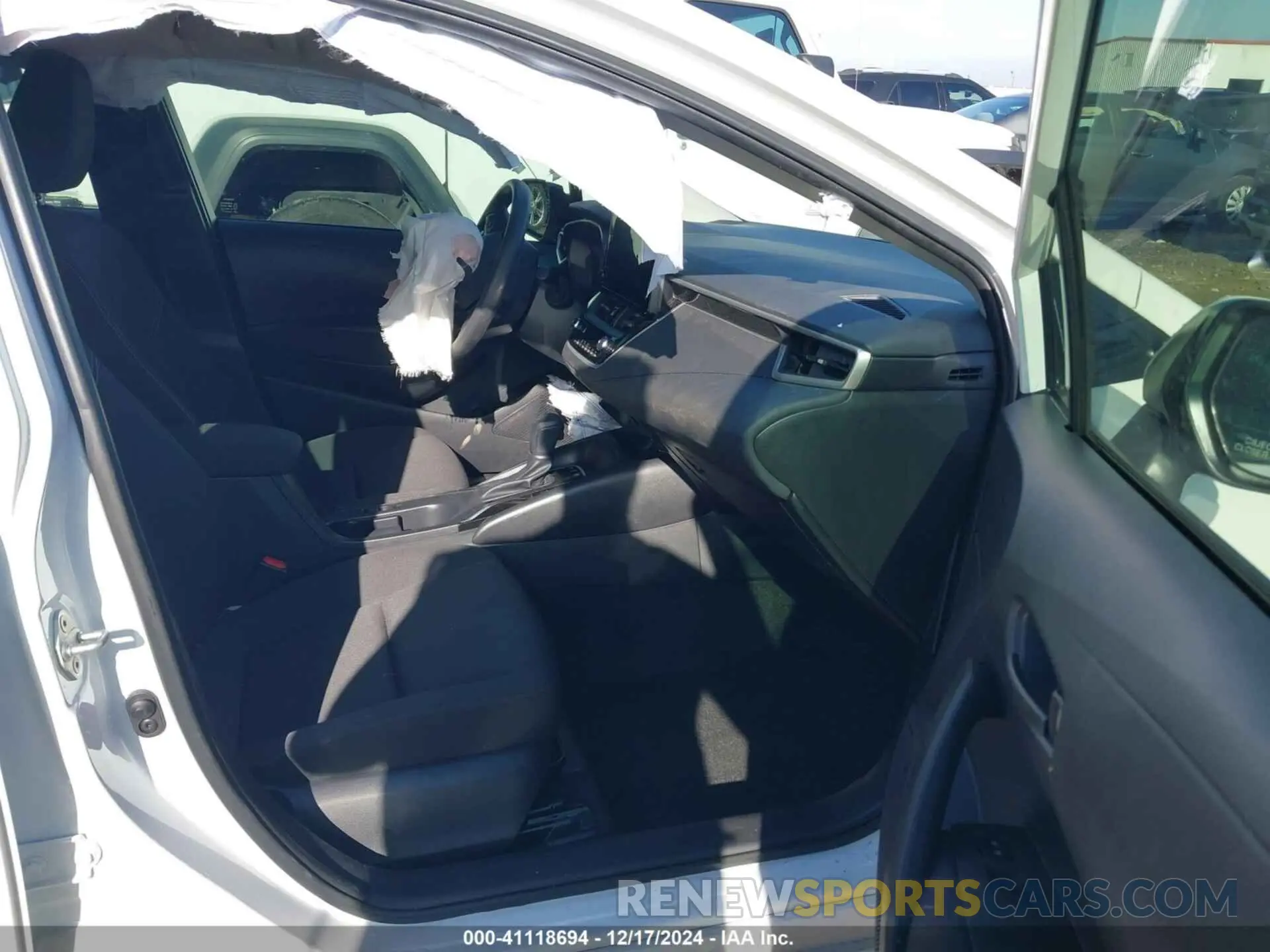 5 fotografías del automóvil dañado JTDBCMFE5R3039589 TOYOTA COROLLA 2024
