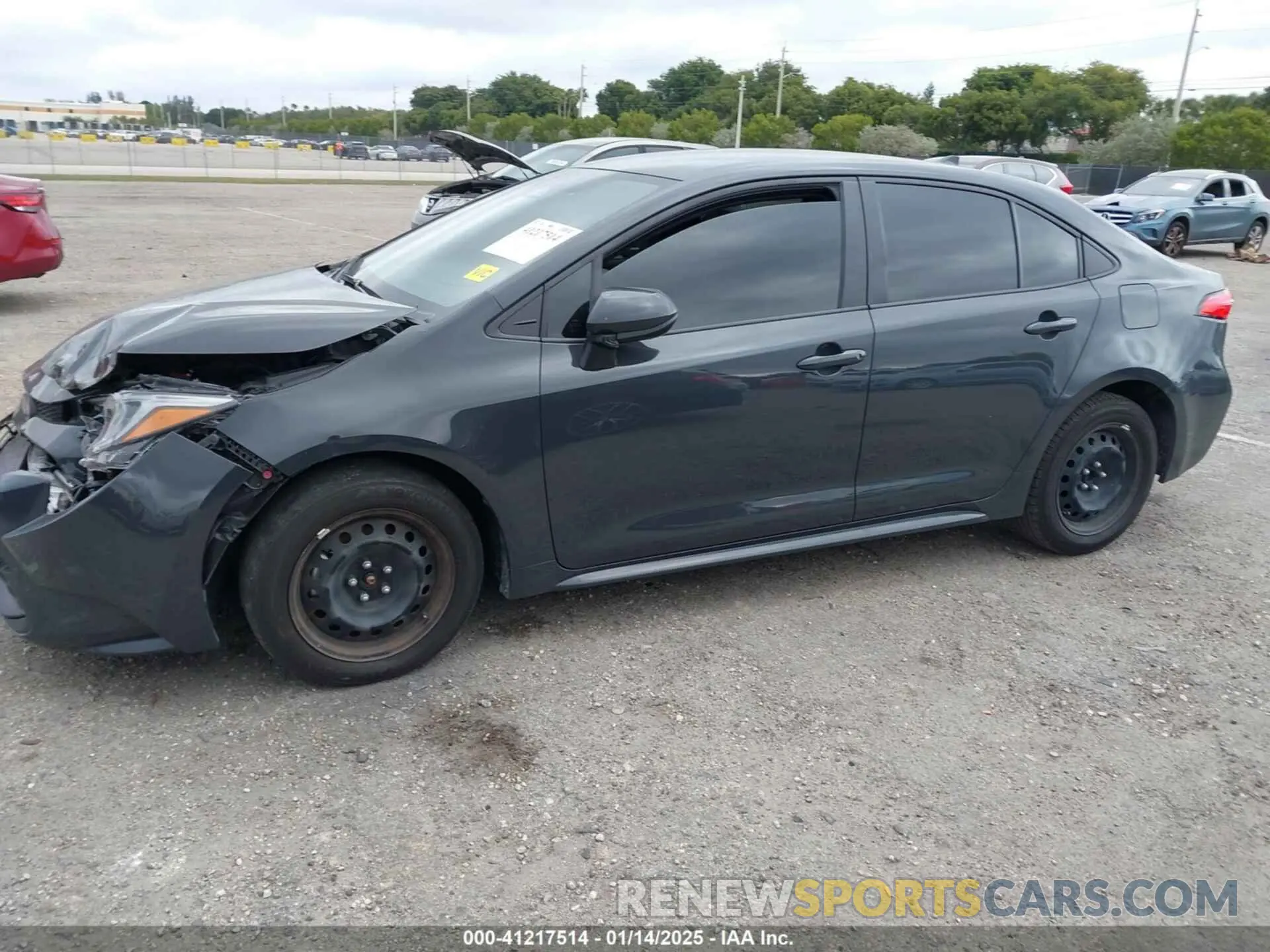2 fotografías del automóvil dañado JTDBCMFE5R3040628 TOYOTA COROLLA 2024
