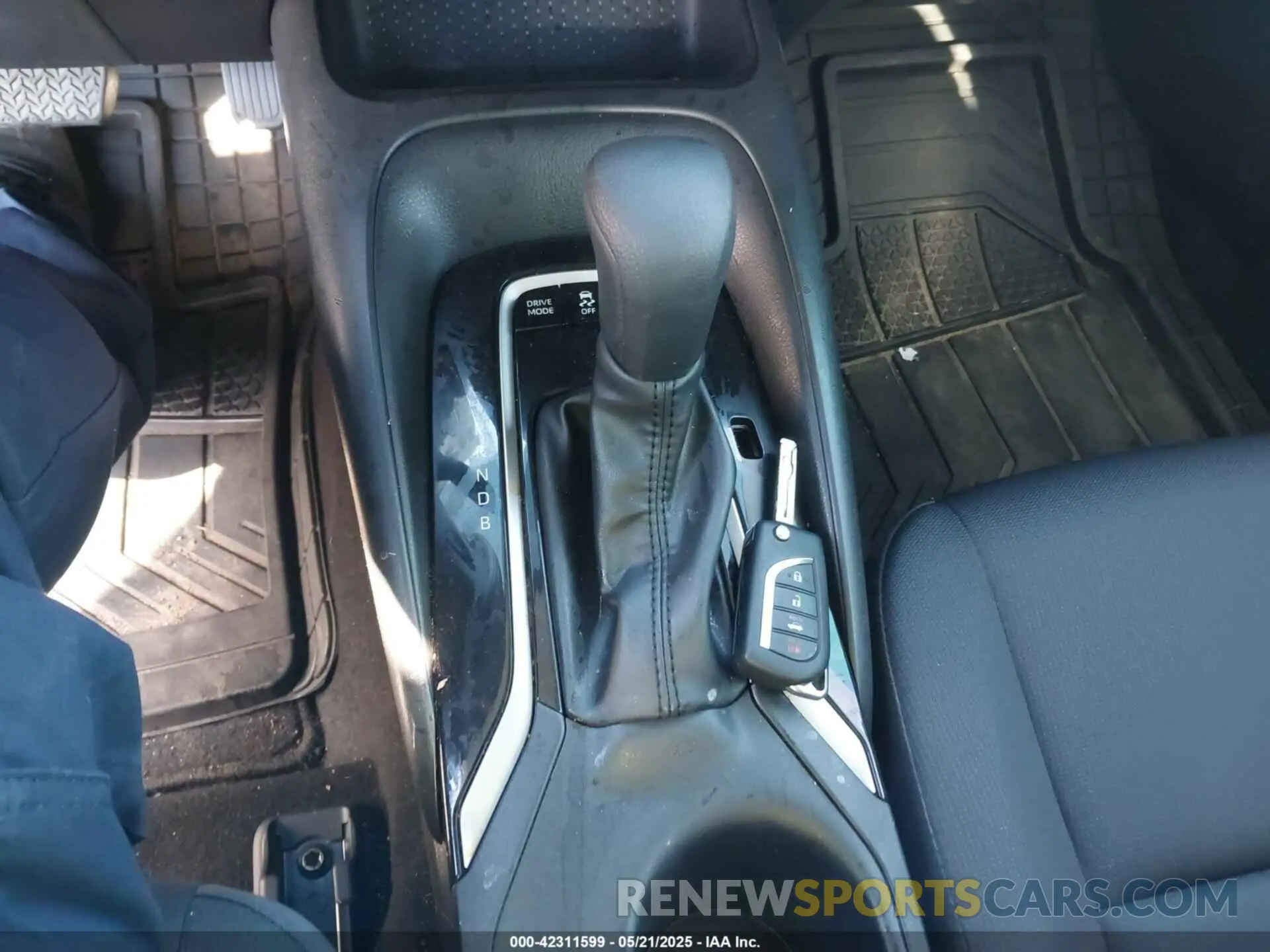 11 fotografías del automóvil dañado JTDBCMFE5R3054707 TOYOTA COROLLA 2024
