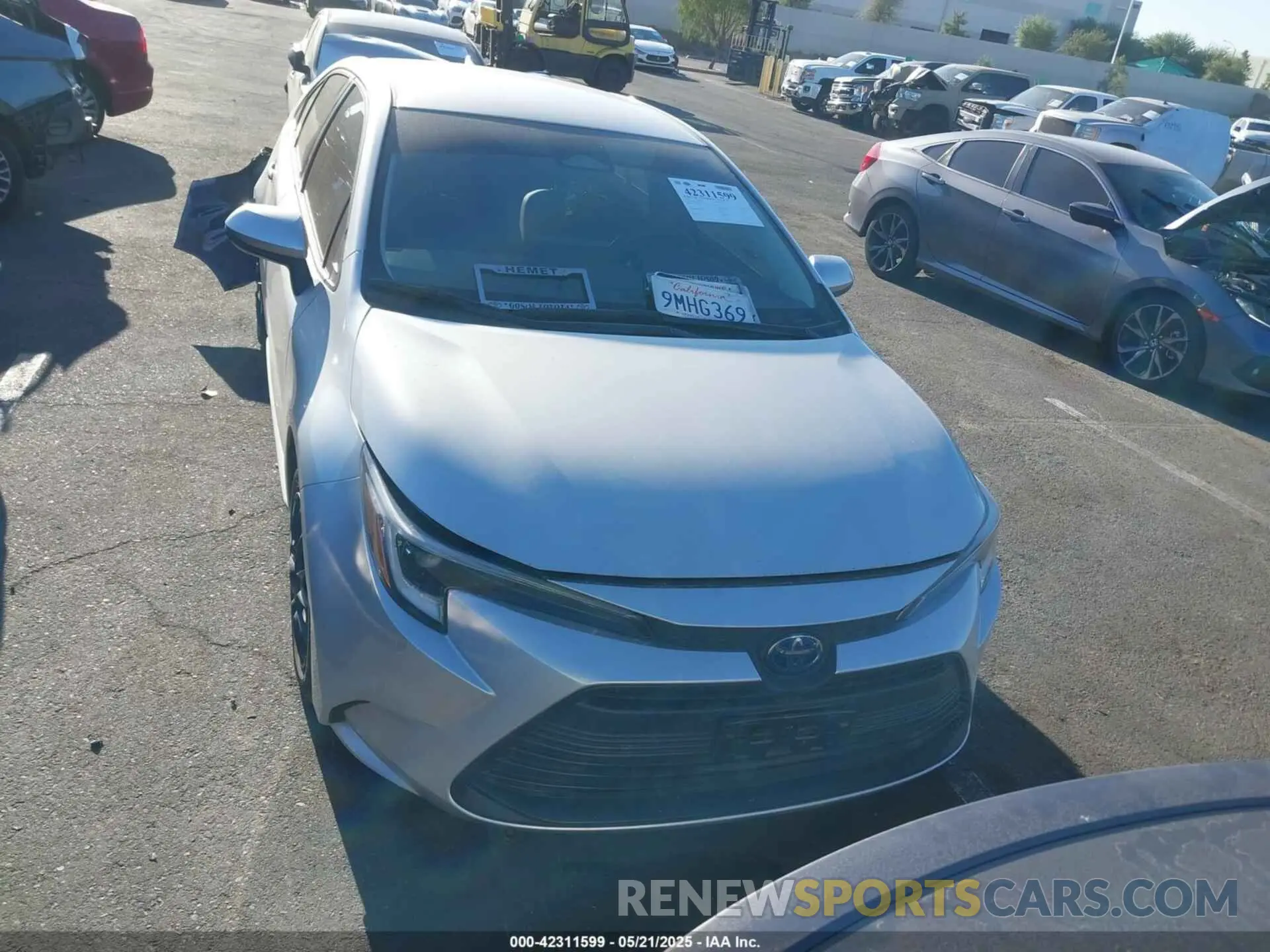 12 fotografías del automóvil dañado JTDBCMFE5R3054707 TOYOTA COROLLA 2024