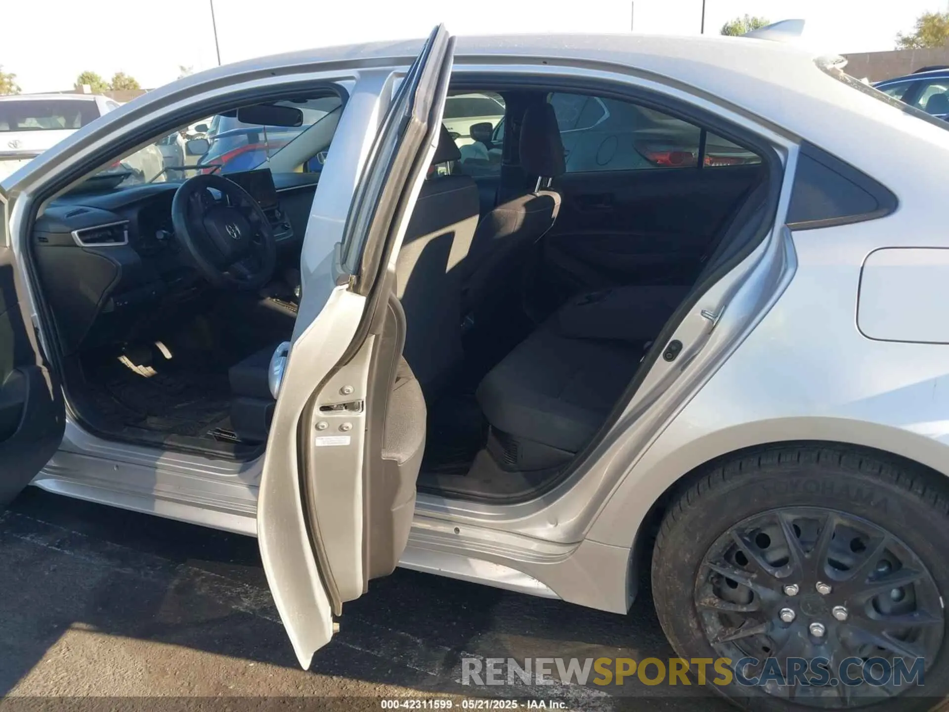 8 fotografías del automóvil dañado JTDBCMFE5R3054707 TOYOTA COROLLA 2024