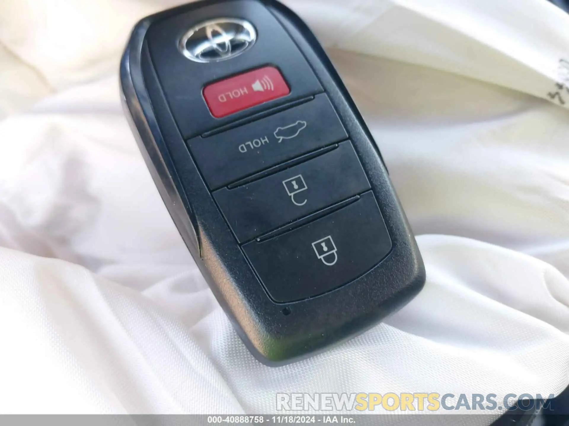 11 fotografías del automóvil dañado JTDBCMFE5R3067828 TOYOTA COROLLA 2024