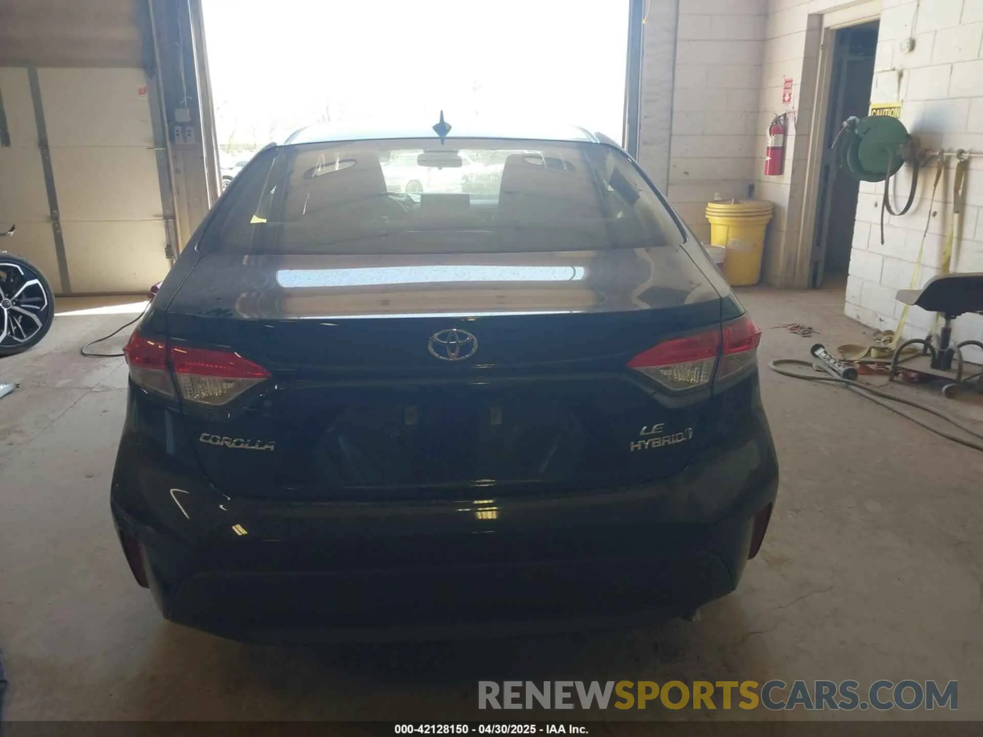 16 fotografías del automóvil dañado JTDBCMFE5RJ036767 TOYOTA COROLLA 2024