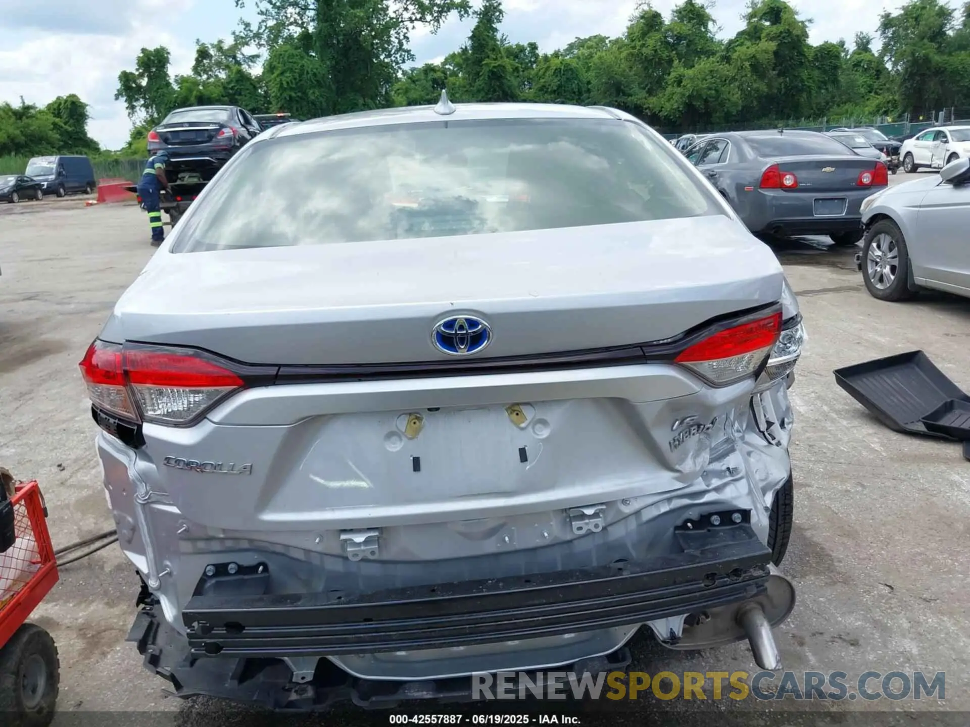 17 fotografías del automóvil dañado JTDBCMFE6RJ033229 TOYOTA COROLLA 2024