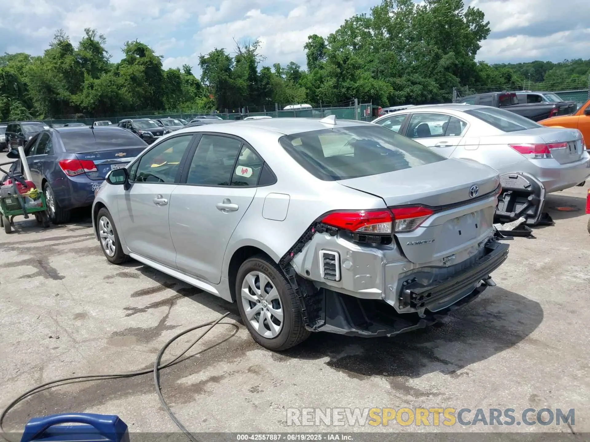 3 fotografías del automóvil dañado JTDBCMFE6RJ033229 TOYOTA COROLLA 2024