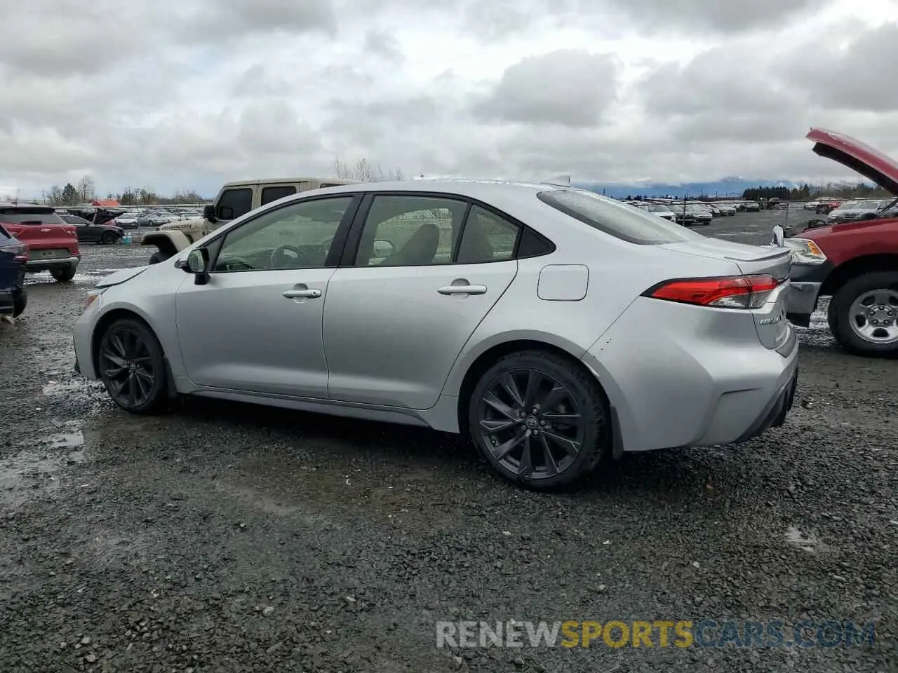 2 fotografías del automóvil dañado JTDBCMFE7R3031459 TOYOTA COROLLA 2024