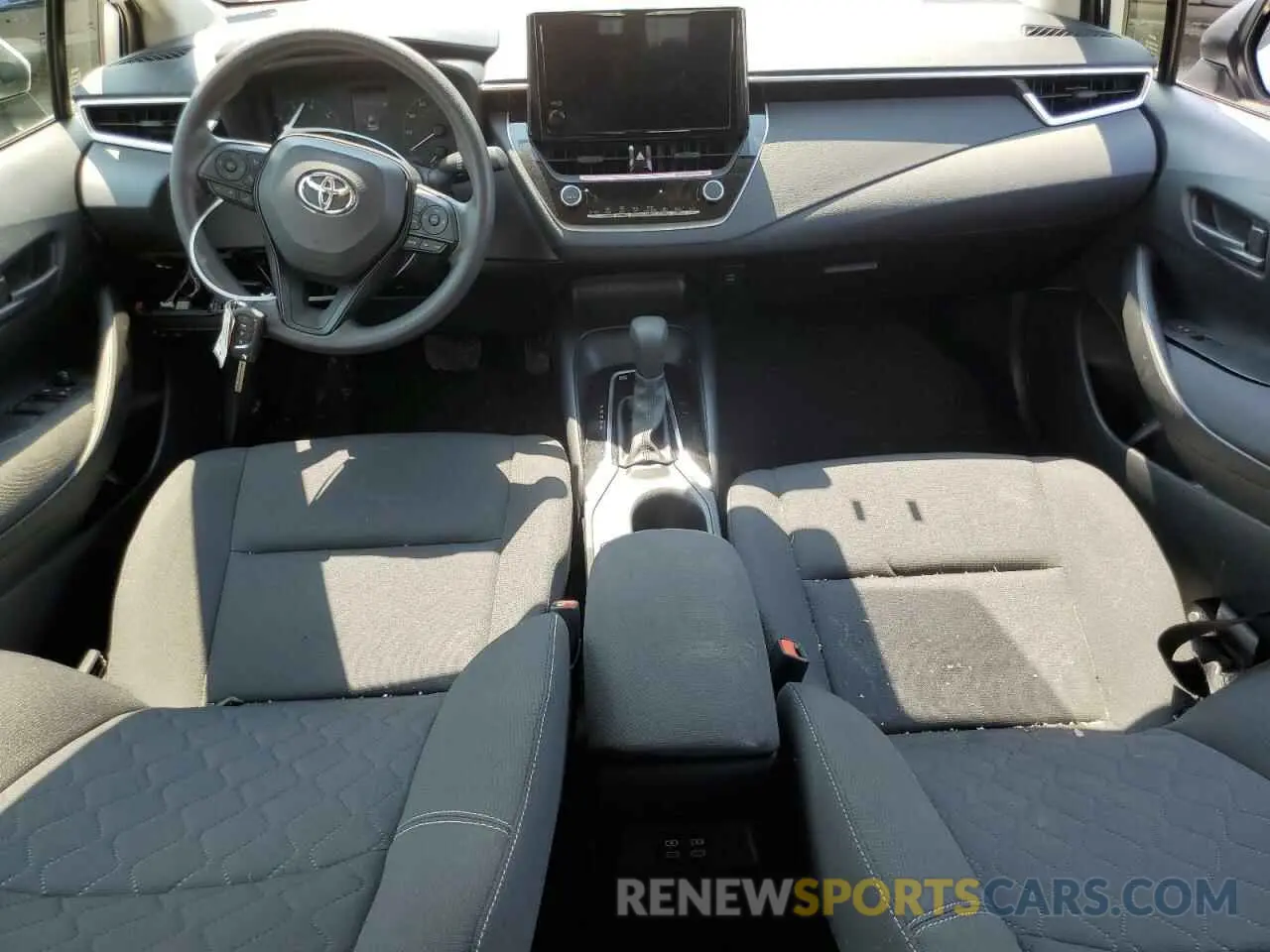 8 fotografías del automóvil dañado JTDBCMFE7R3049329 TOYOTA COROLLA 2024
