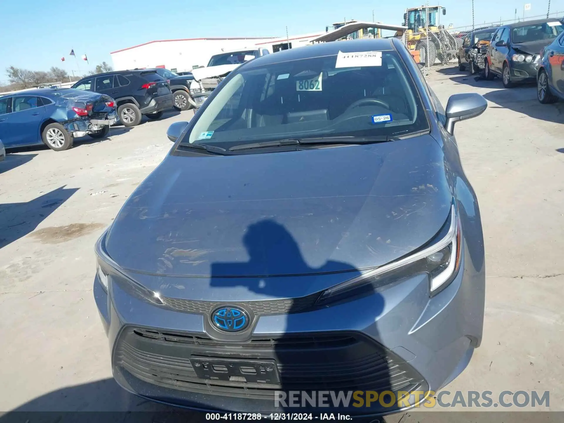 12 fotografías del automóvil dañado JTDBCMFE7R3055583 TOYOTA COROLLA 2024