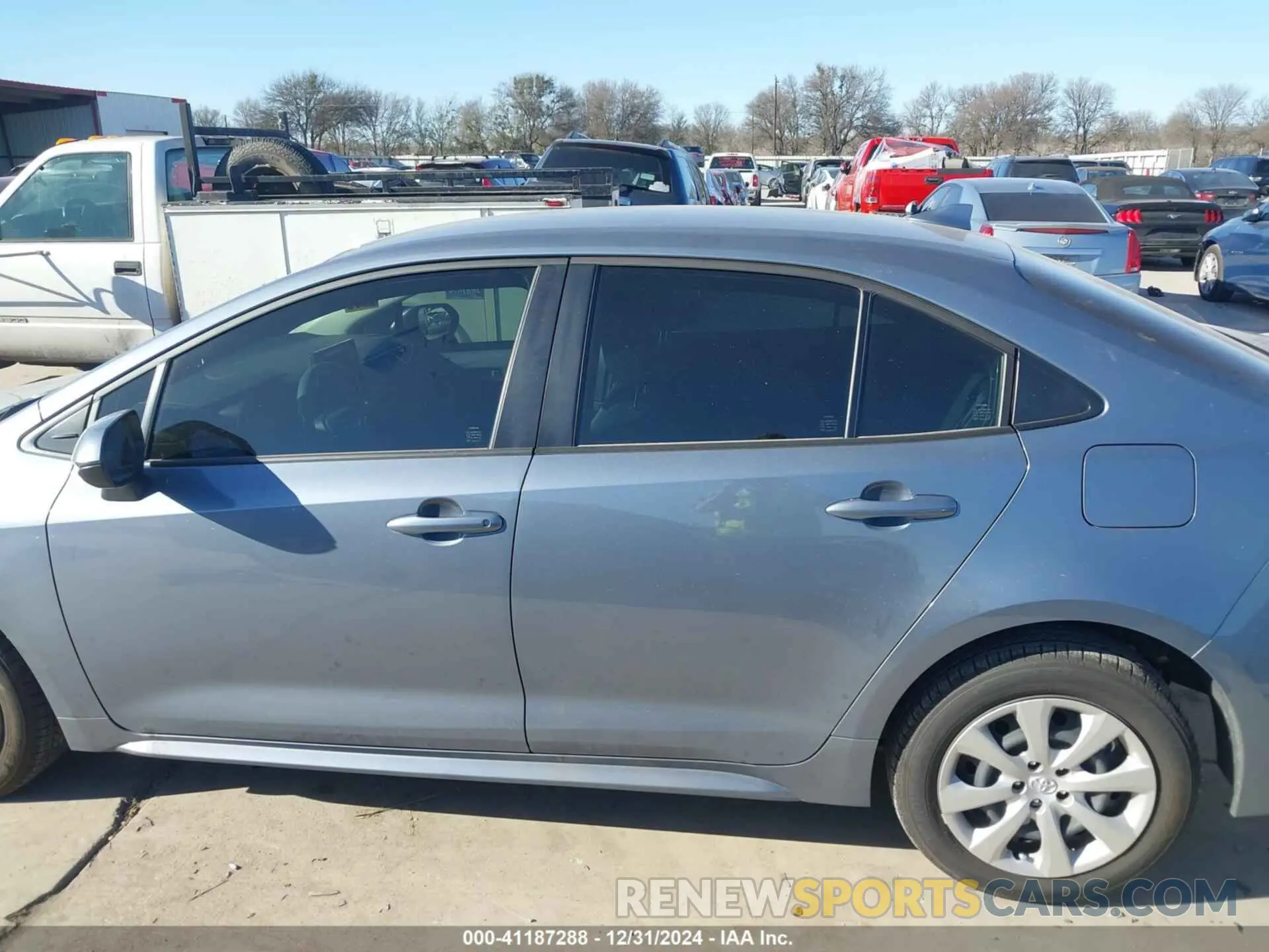 14 fotografías del automóvil dañado JTDBCMFE7R3055583 TOYOTA COROLLA 2024