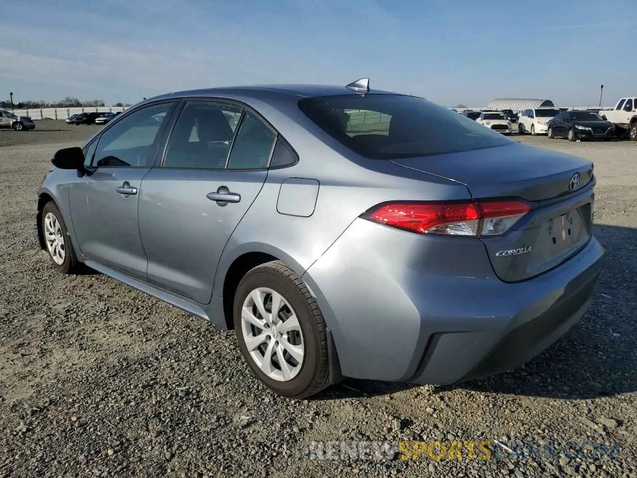 2 fotografías del automóvil dañado JTDBCMFE7RJ021526 TOYOTA COROLLA 2024