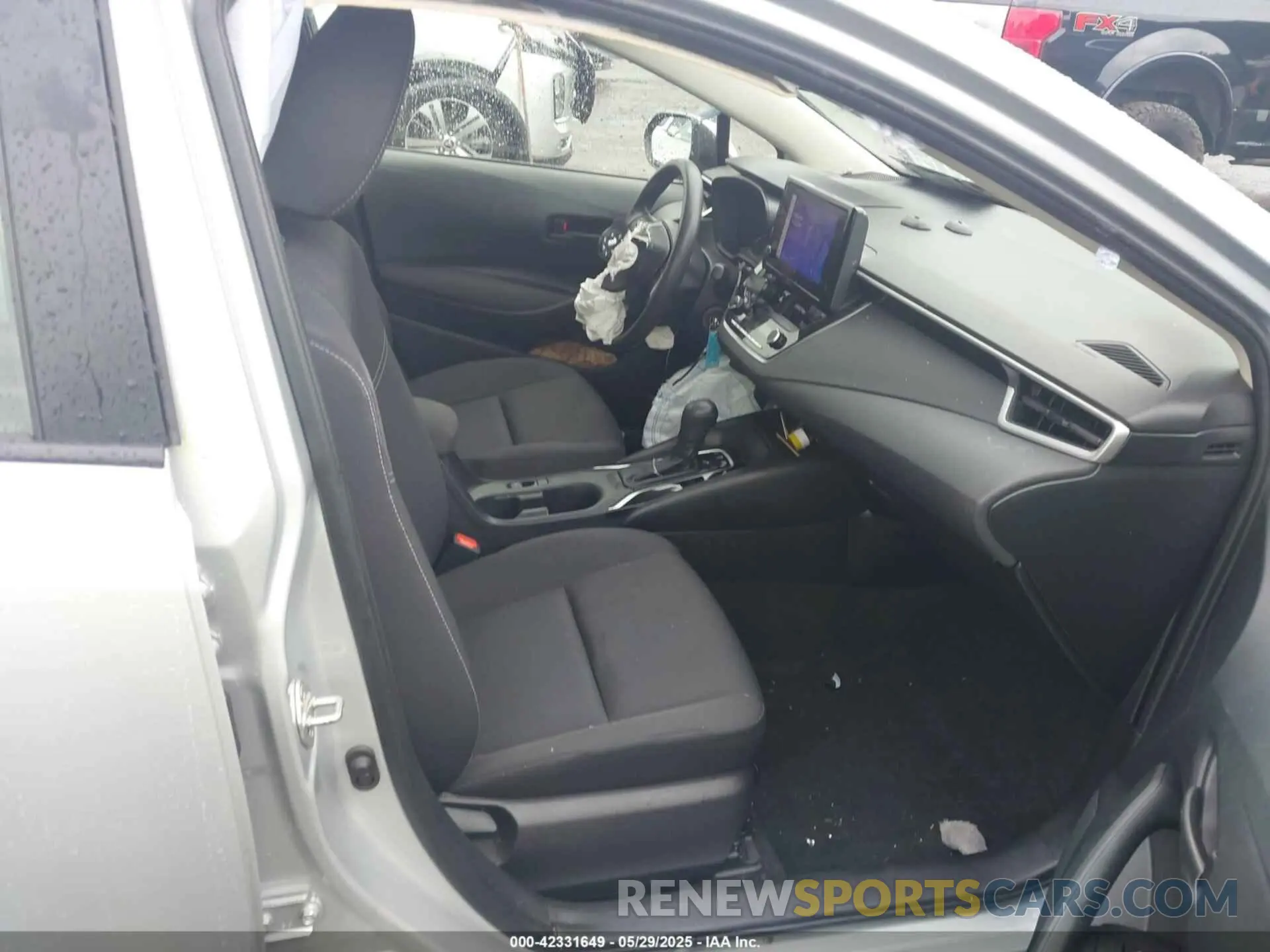 5 fotografías del automóvil dañado JTDBCMFE8R3043457 TOYOTA COROLLA 2024