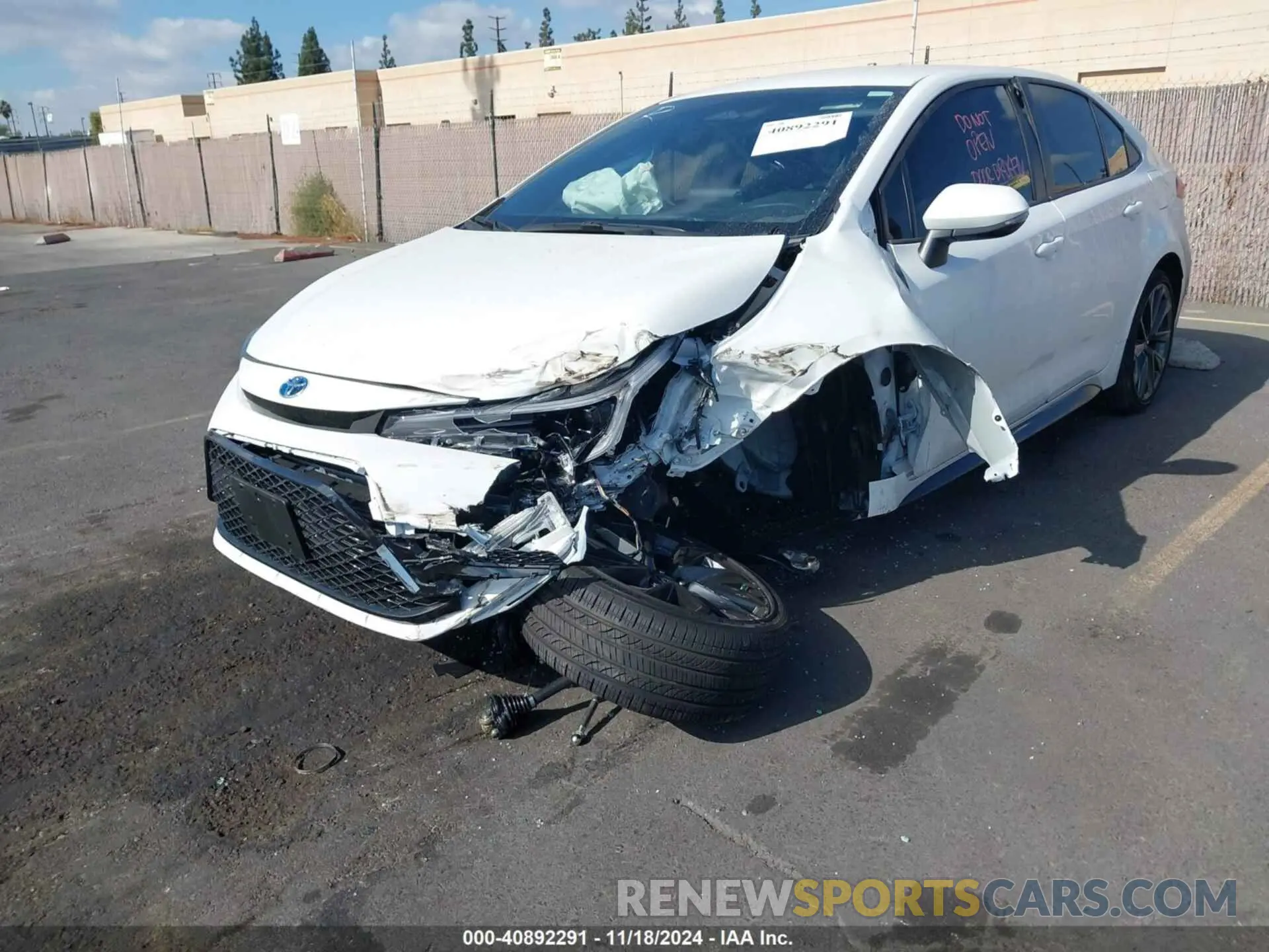 2 fotografías del automóvil dañado JTDBCMFE8R3062977 TOYOTA COROLLA 2024