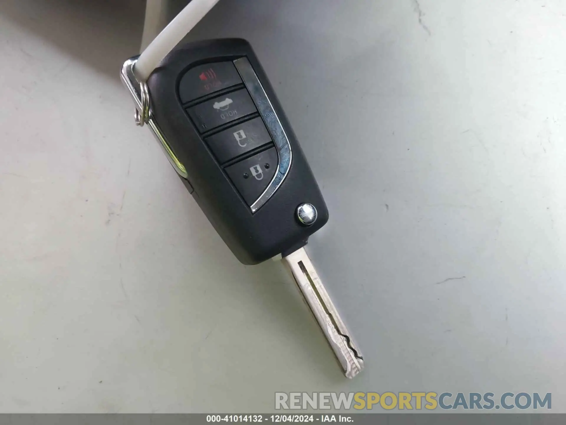 11 fotografías del automóvil dañado JTDBCMFE9R3040549 TOYOTA COROLLA 2024