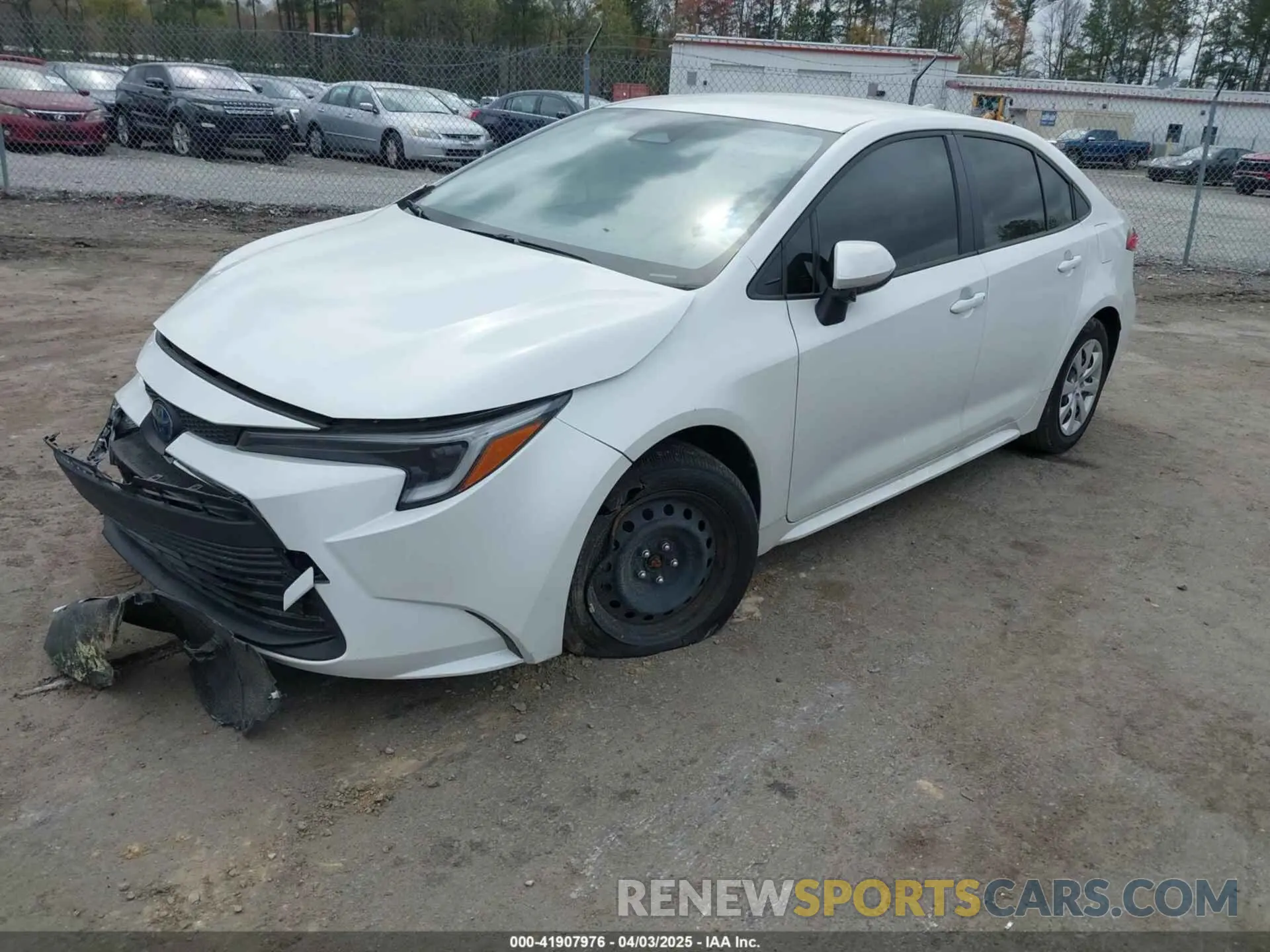 2 fotografías del automóvil dañado JTDBCMFE9R3043354 TOYOTA COROLLA 2024