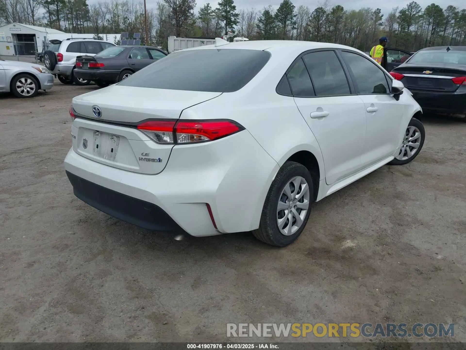 4 fotografías del automóvil dañado JTDBCMFE9R3043354 TOYOTA COROLLA 2024