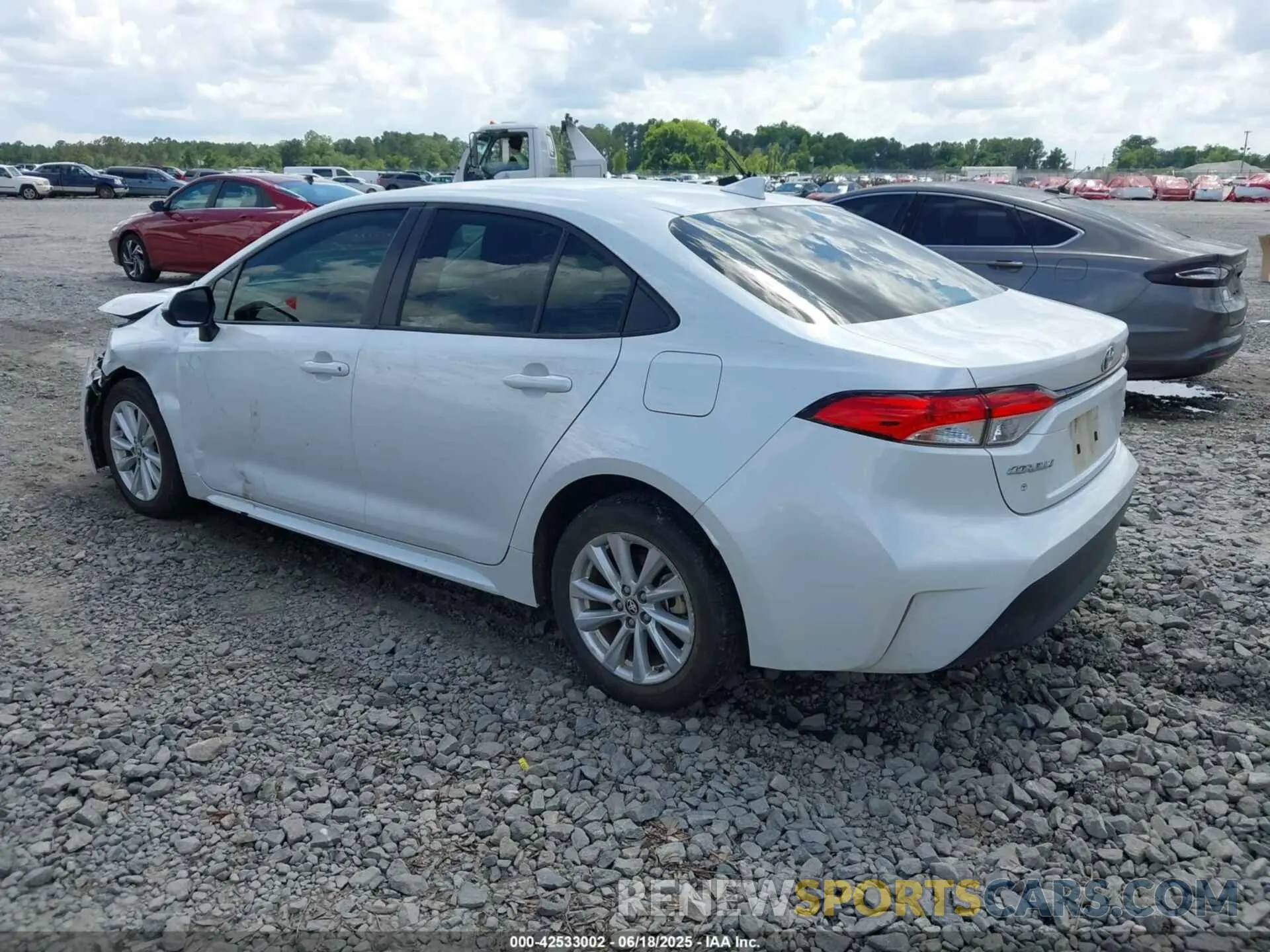3 fotografías del automóvil dañado JTDBCMFE9R3047419 TOYOTA COROLLA 2024