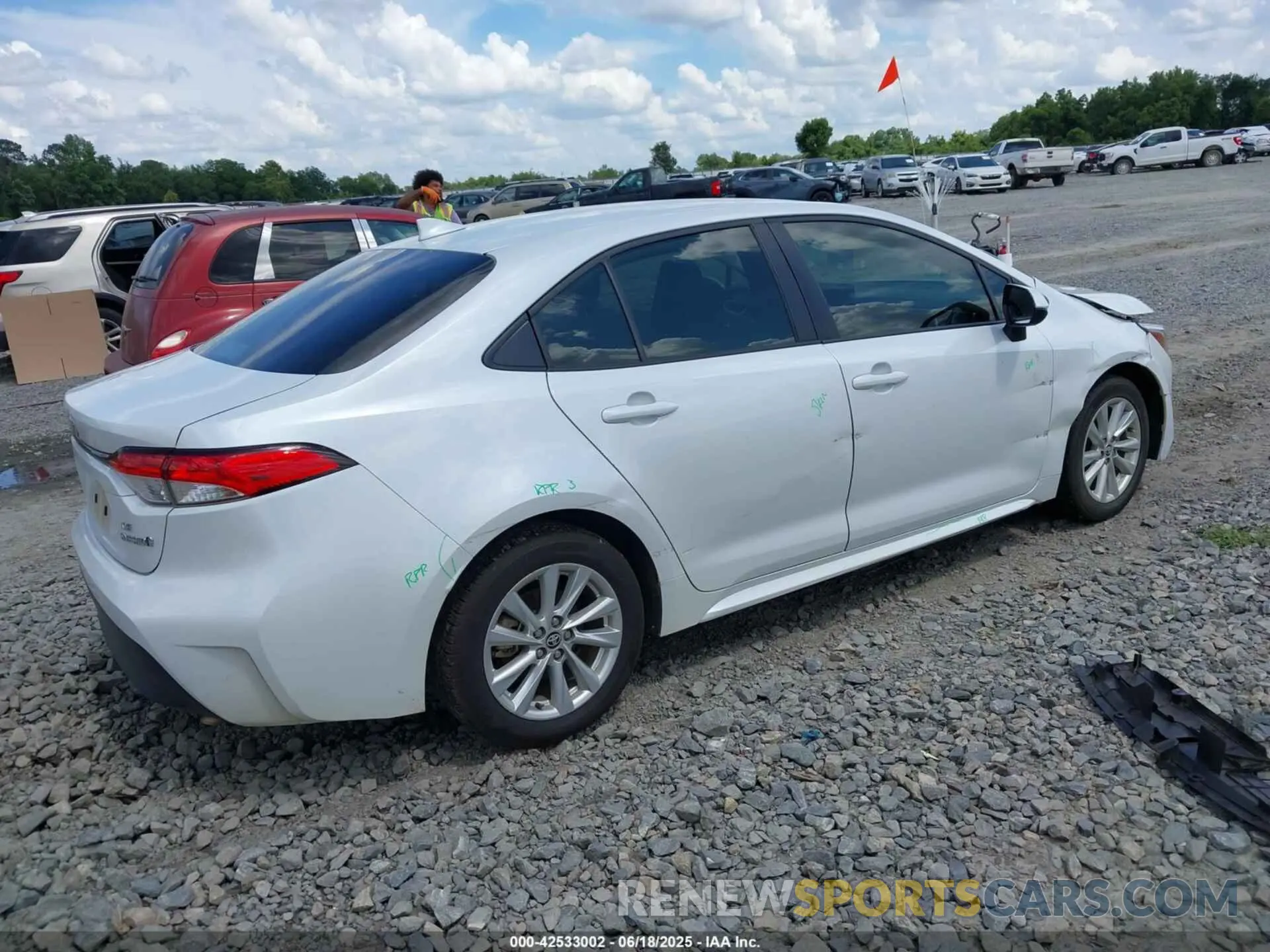 4 fotografías del automóvil dañado JTDBCMFE9R3047419 TOYOTA COROLLA 2024