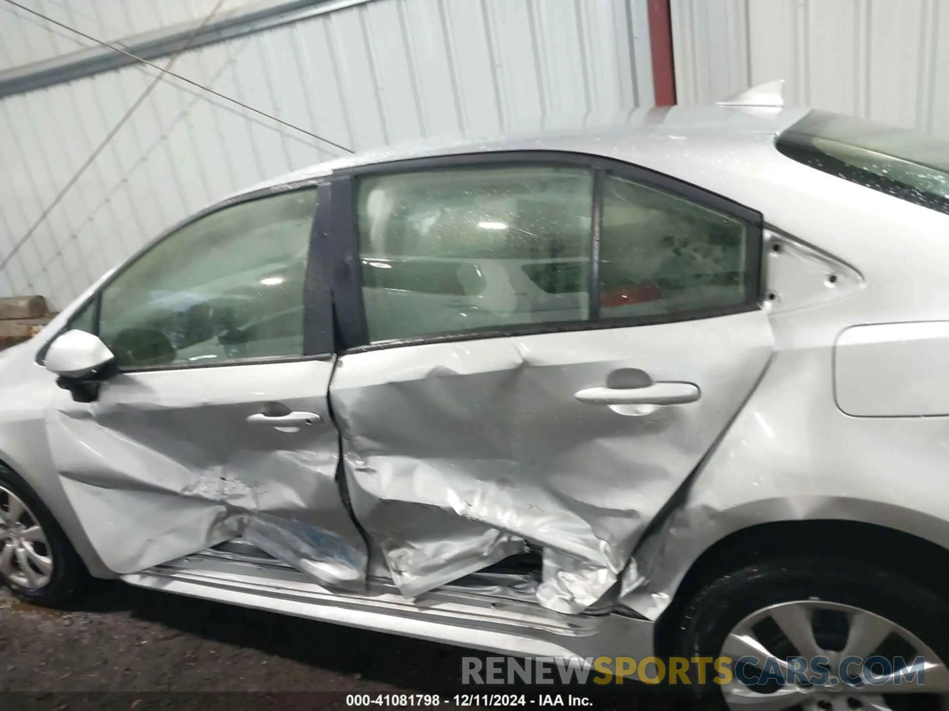 14 fotografías del automóvil dañado JTDBCMFE9R3049056 TOYOTA COROLLA 2024