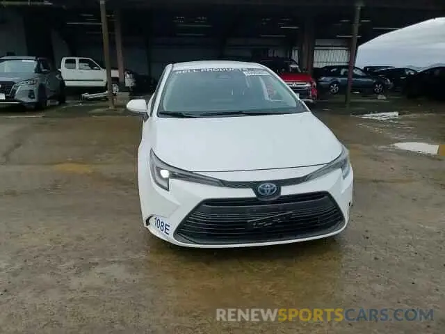 11 fotografías del automóvil dañado JTDBCMFE9R3055522 TOYOTA COROLLA 2024