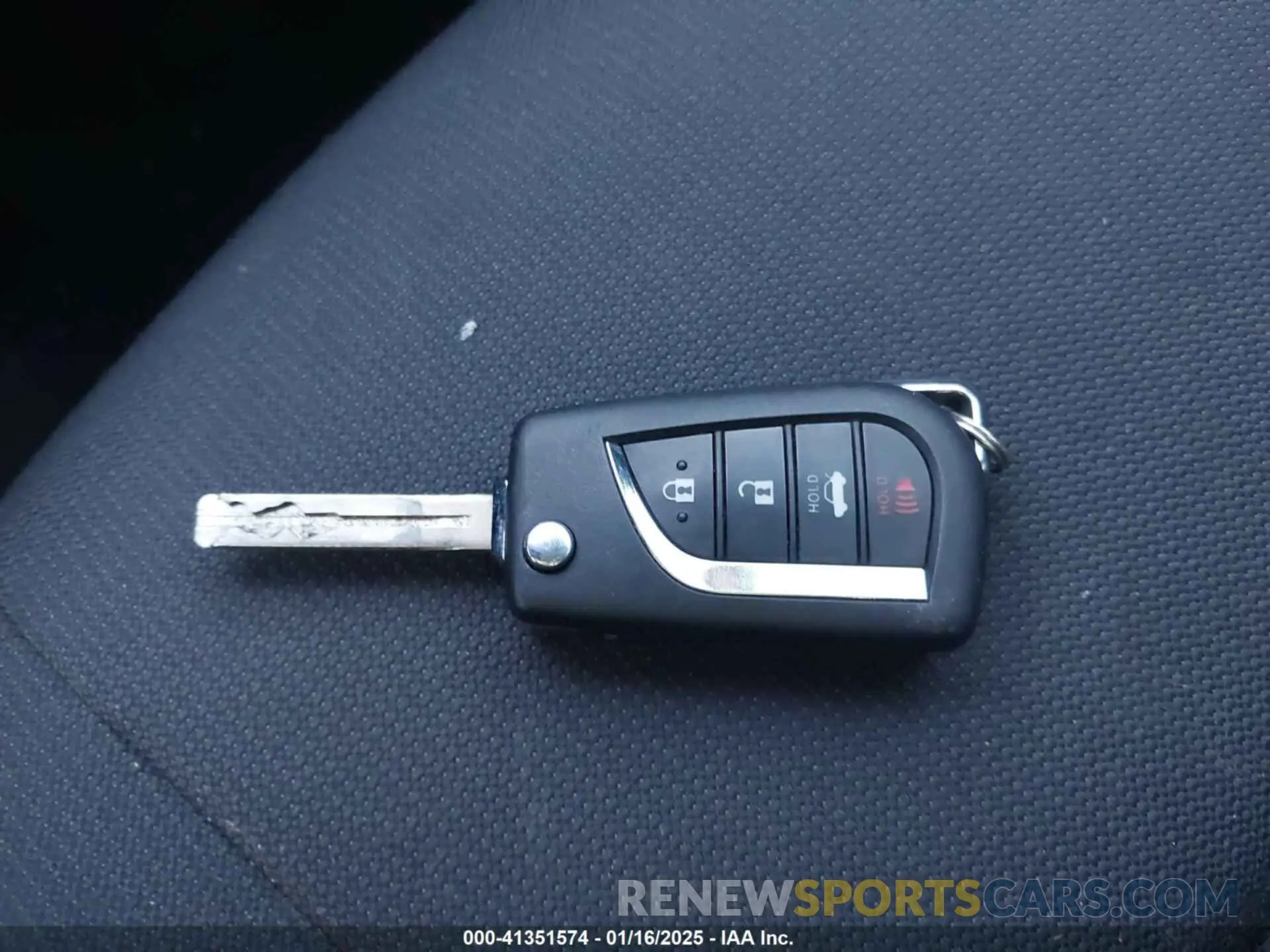 11 fotografías del automóvil dañado JTDBCMFE9RJ018577 TOYOTA COROLLA 2024