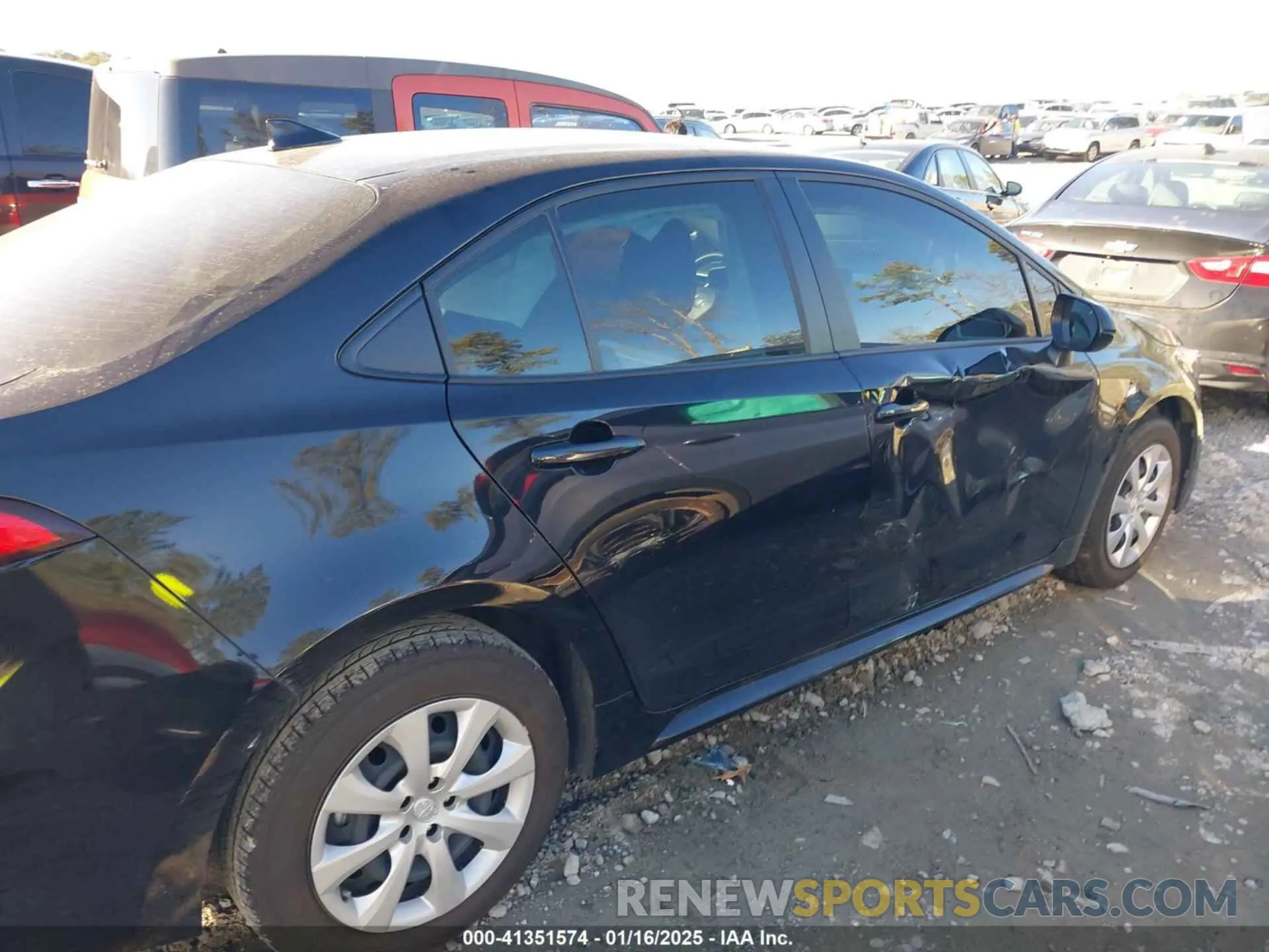 13 fotografías del automóvil dañado JTDBCMFE9RJ018577 TOYOTA COROLLA 2024