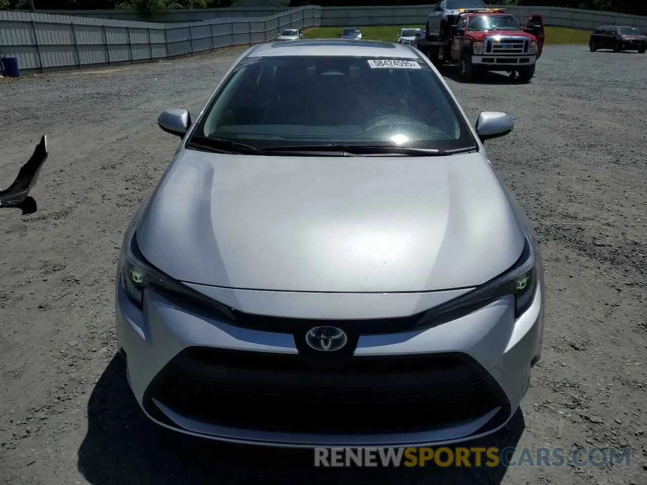 5 fotografías del automóvil dañado JTDBCMFE9RJ032902 TOYOTA COROLLA 2024