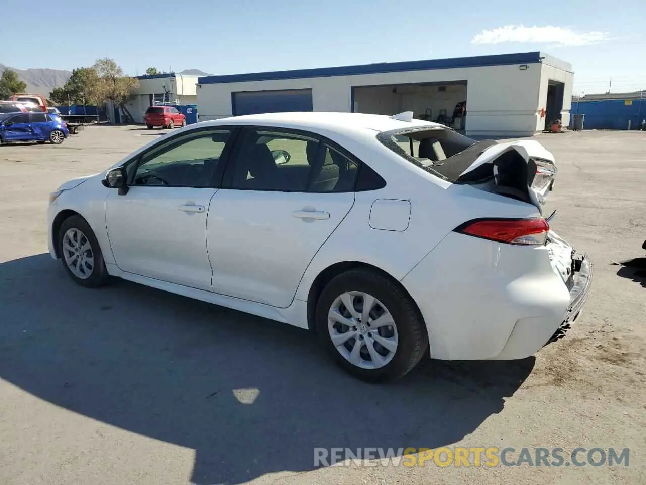 2 fotografías del automóvil dañado JTDBCMFEXR3039328 TOYOTA COROLLA 2024