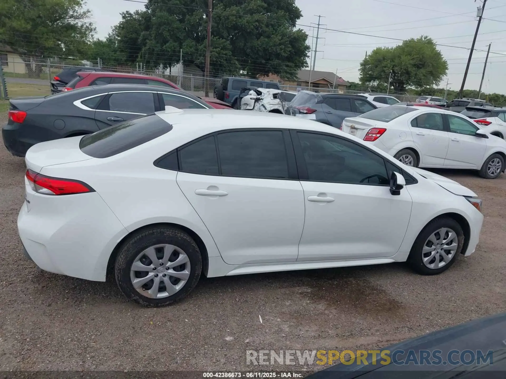 13 fotografías del automóvil dañado JTDBCMFEXR3054850 TOYOTA COROLLA 2024