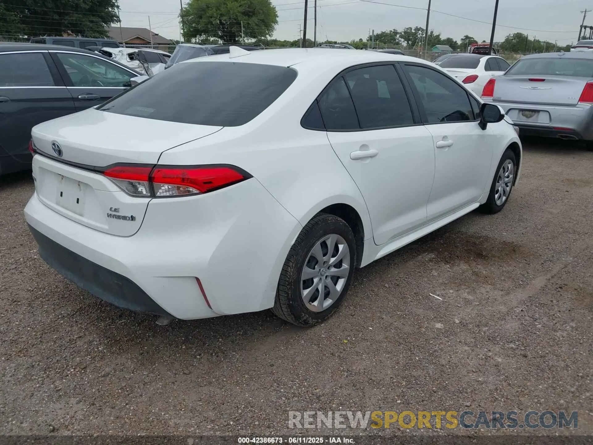 4 fotografías del automóvil dañado JTDBCMFEXR3054850 TOYOTA COROLLA 2024