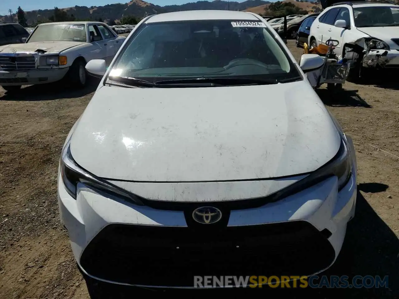 5 fotografías del automóvil dañado JTDBCMFEXR3061183 TOYOTA COROLLA 2024