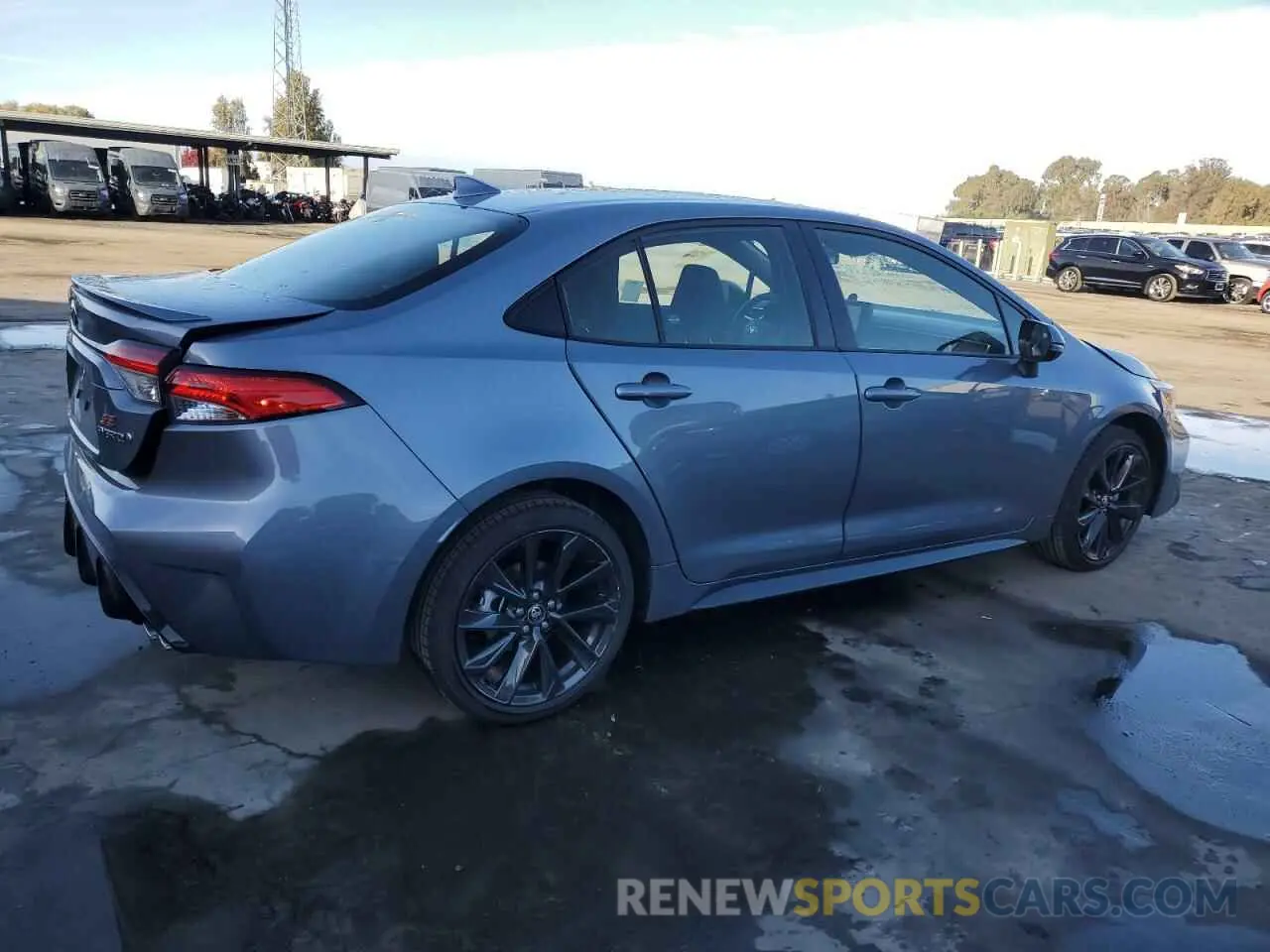 3 fotografías del automóvil dañado JTDBCMFEXR3064164 TOYOTA COROLLA 2024