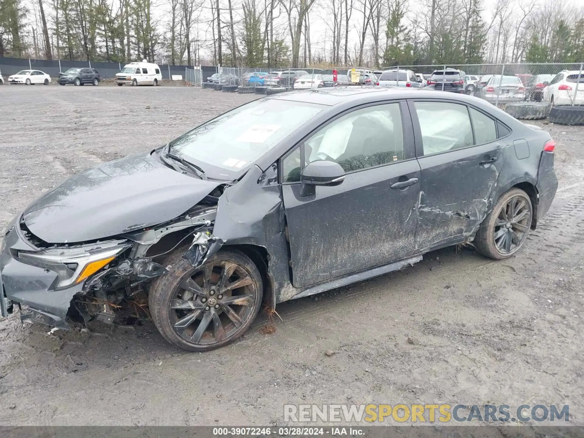 2 fotografías del automóvil dañado JTDP4MCE1R3520396 TOYOTA COROLLA 2024