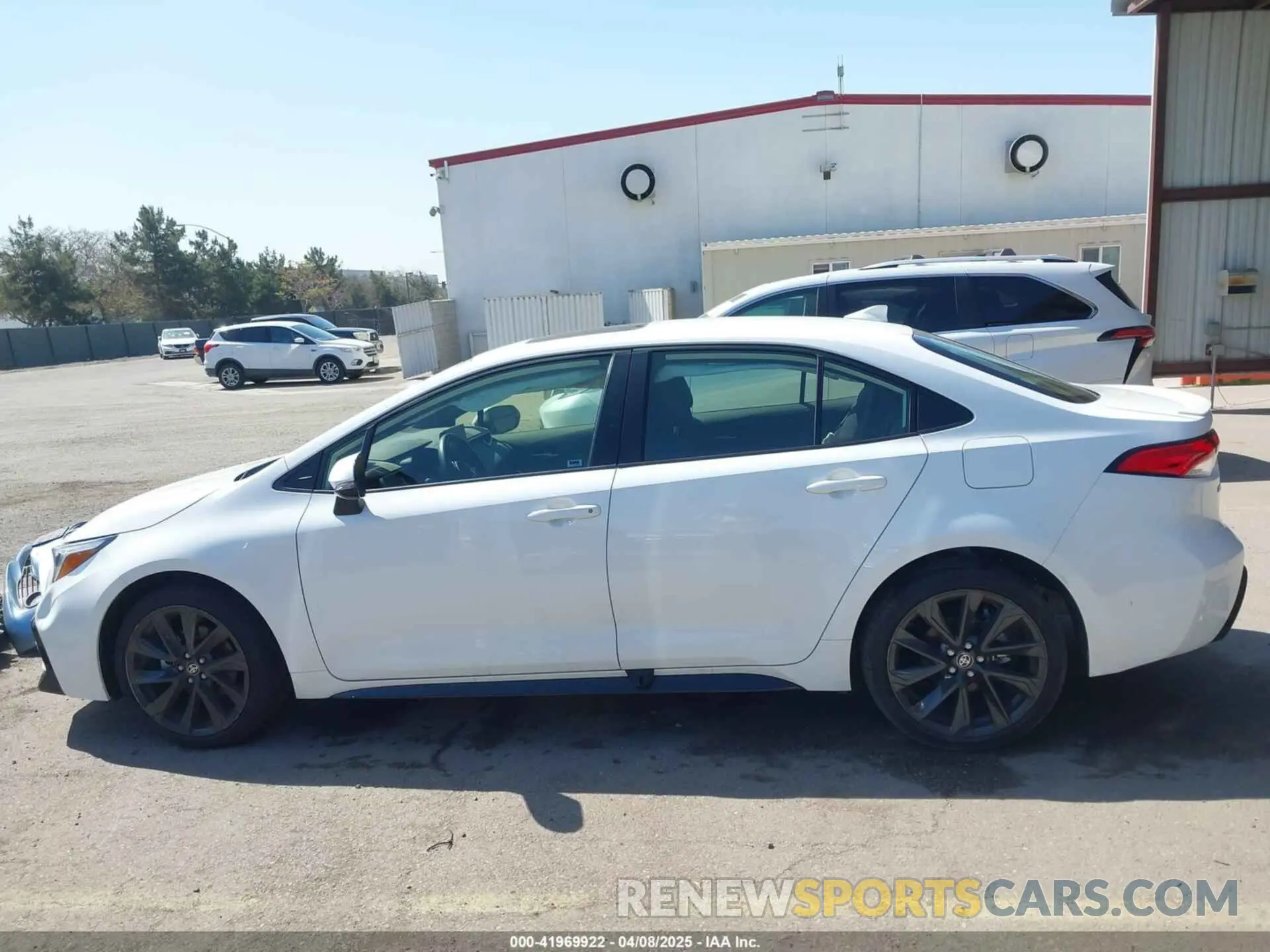 14 fotografías del automóvil dañado JTDP4MCE3RJ104653 TOYOTA COROLLA 2024