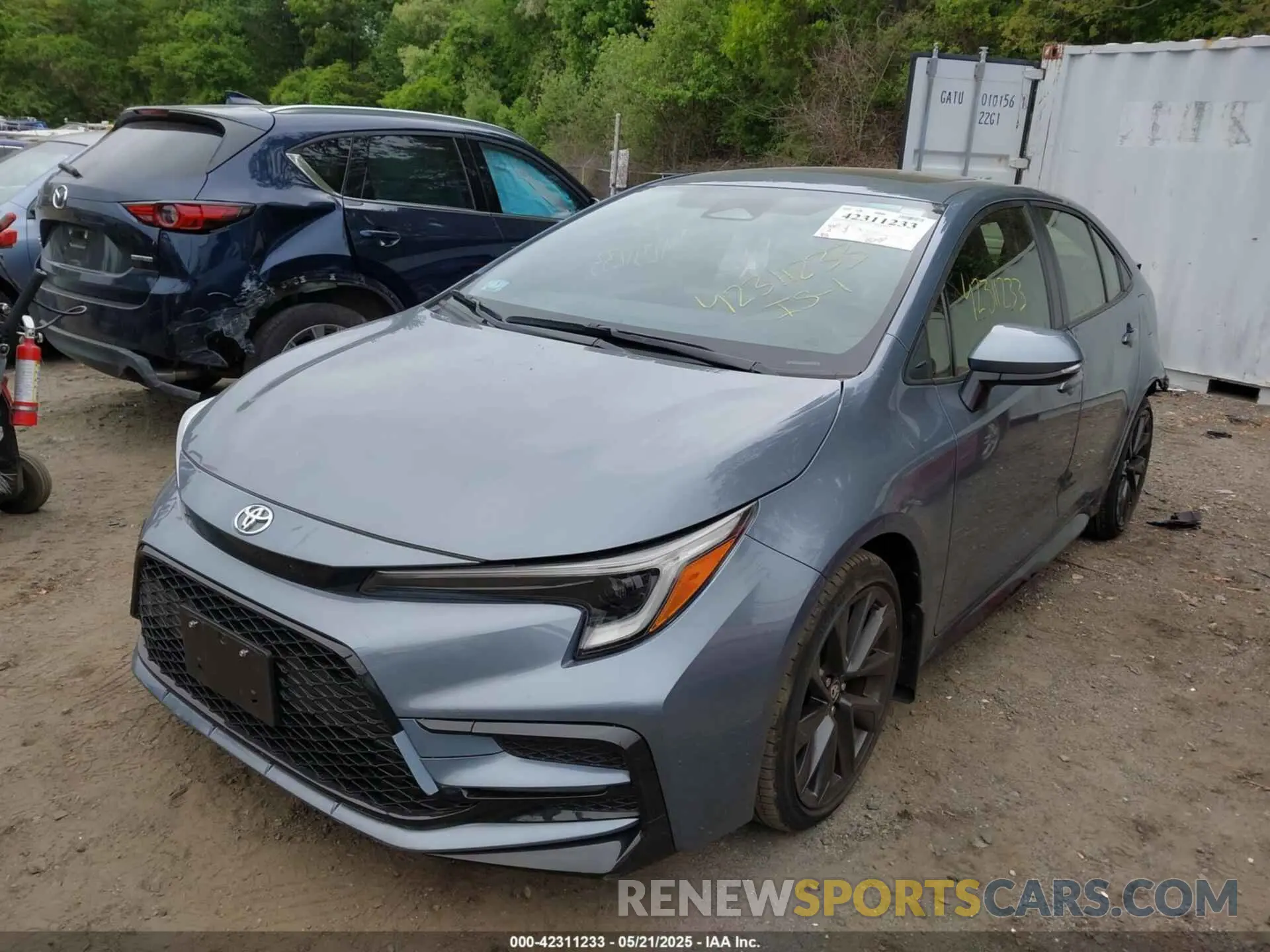 2 fotografías del automóvil dañado JTDP4MCE4R3520585 TOYOTA COROLLA 2024