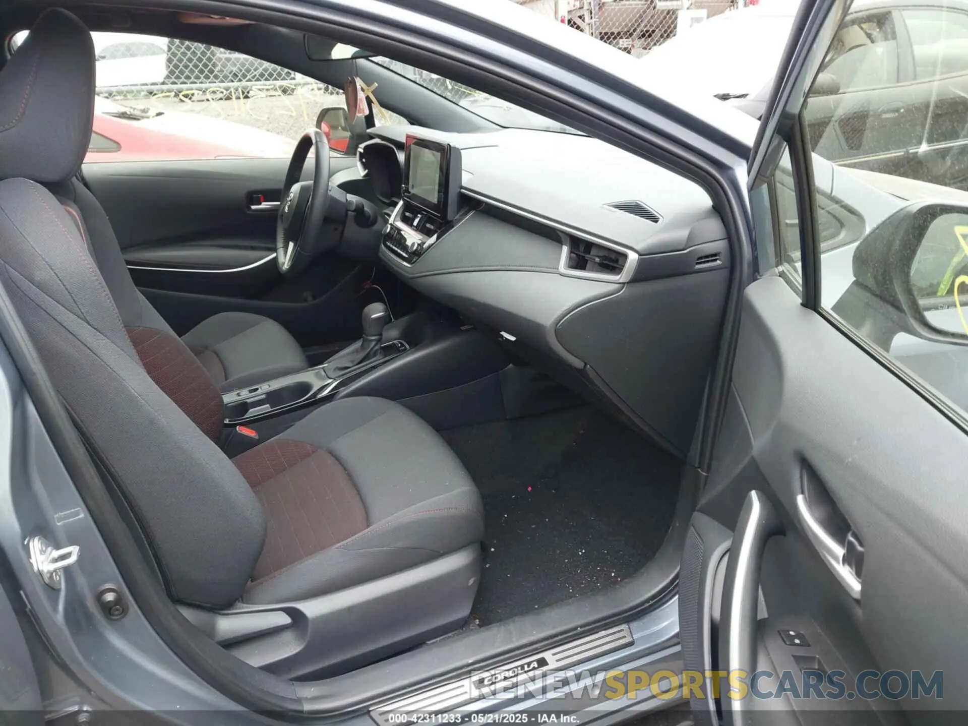 5 fotografías del automóvil dañado JTDP4MCE4R3520585 TOYOTA COROLLA 2024