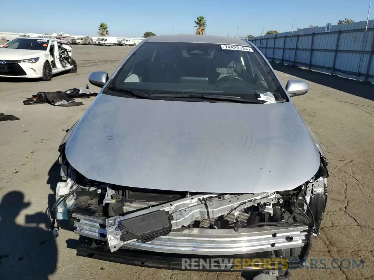 5 fotografías del automóvil dañado JTDS4MCE2R3520577 TOYOTA COROLLA 2024