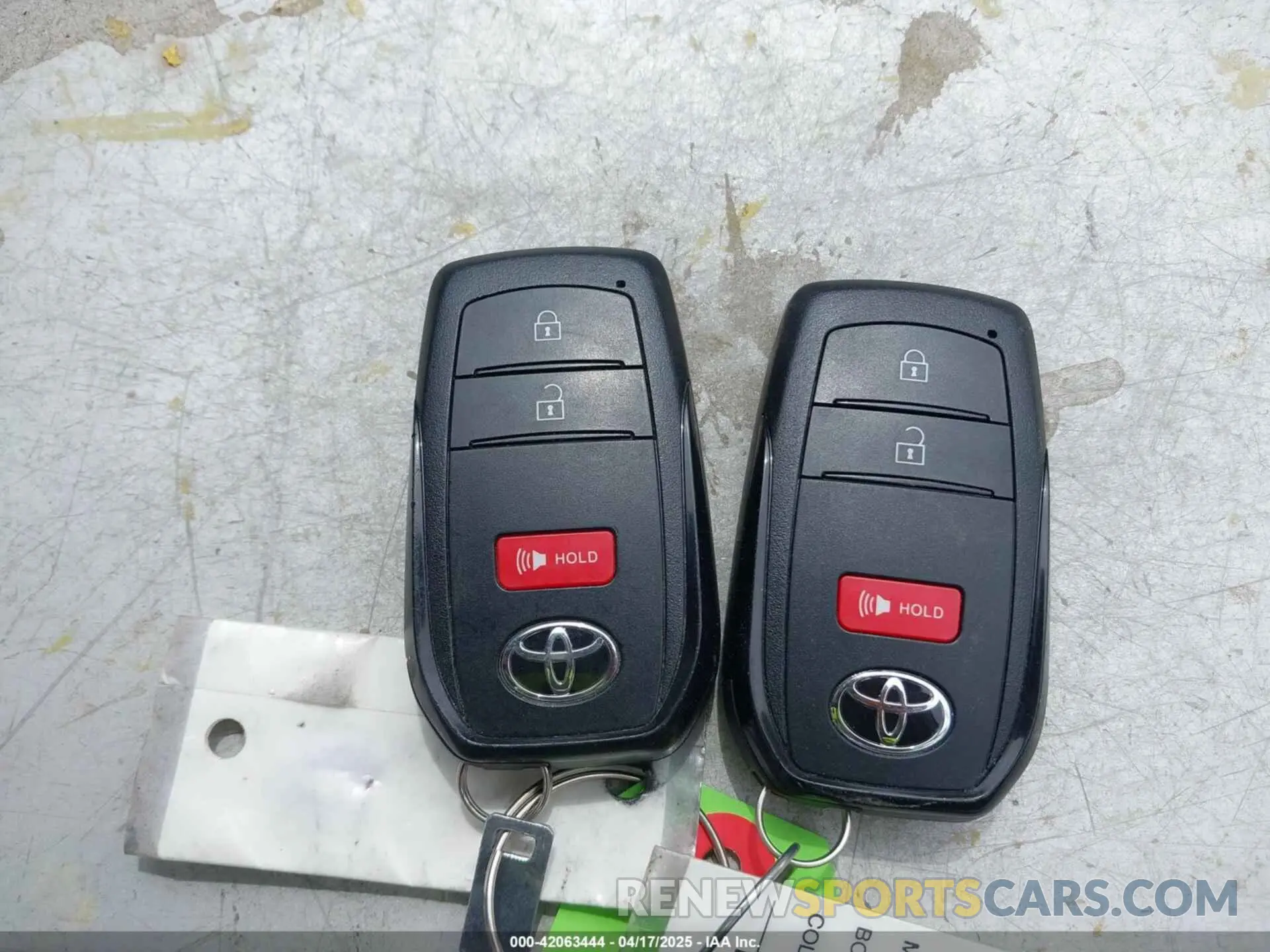 11 fotografías del automóvil dañado JTNC4MBE0R3232297 TOYOTA COROLLA 2024
