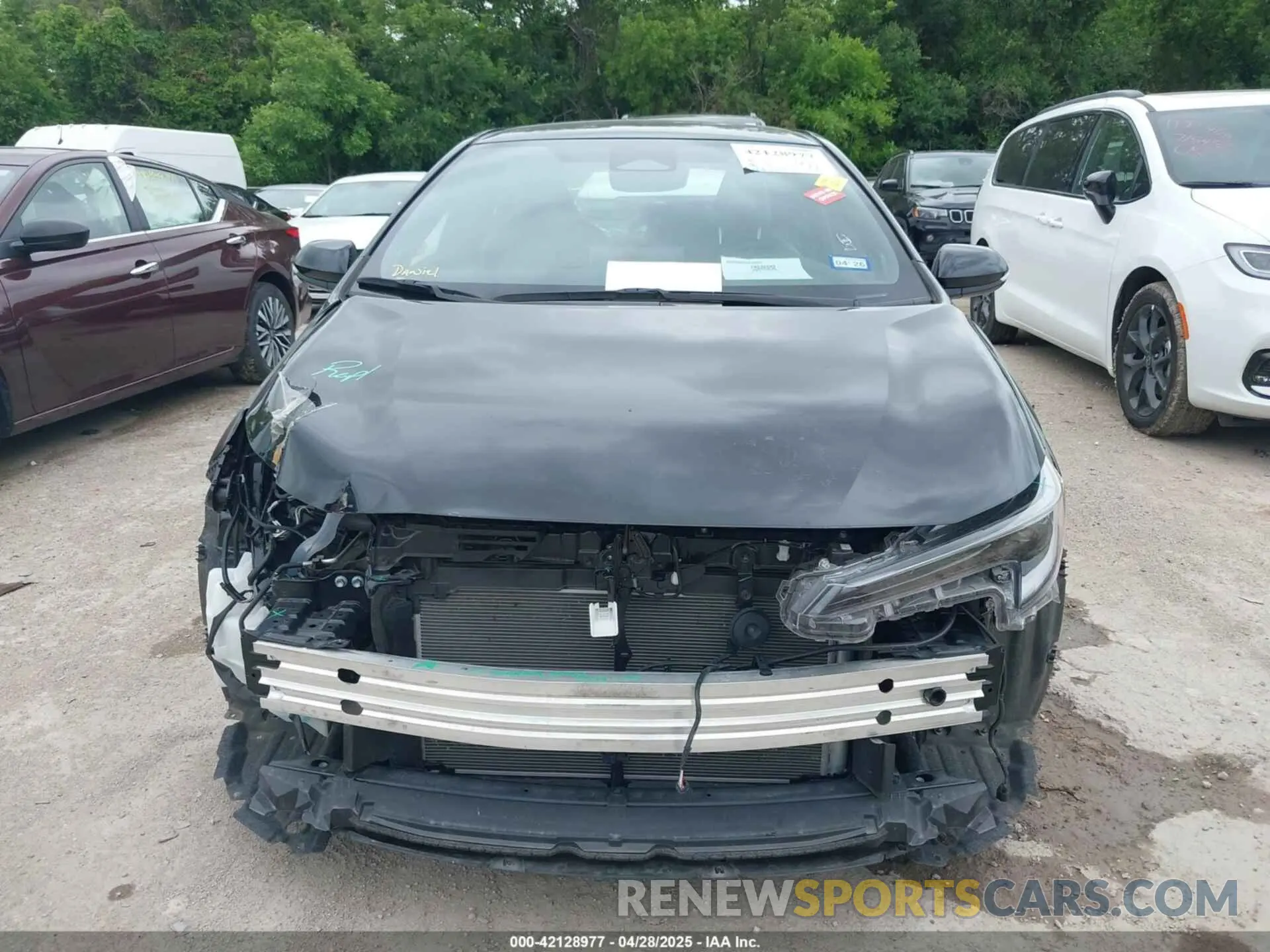 12 fotografías del automóvil dañado JTNC4MBE4R3229869 TOYOTA COROLLA 2024